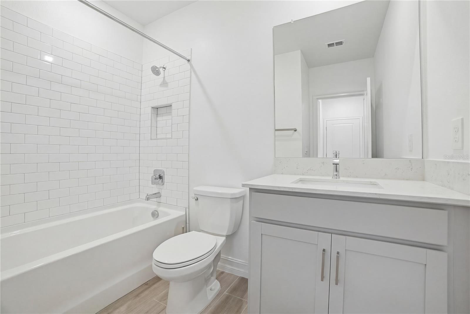11534 72ND PL E — photo 32