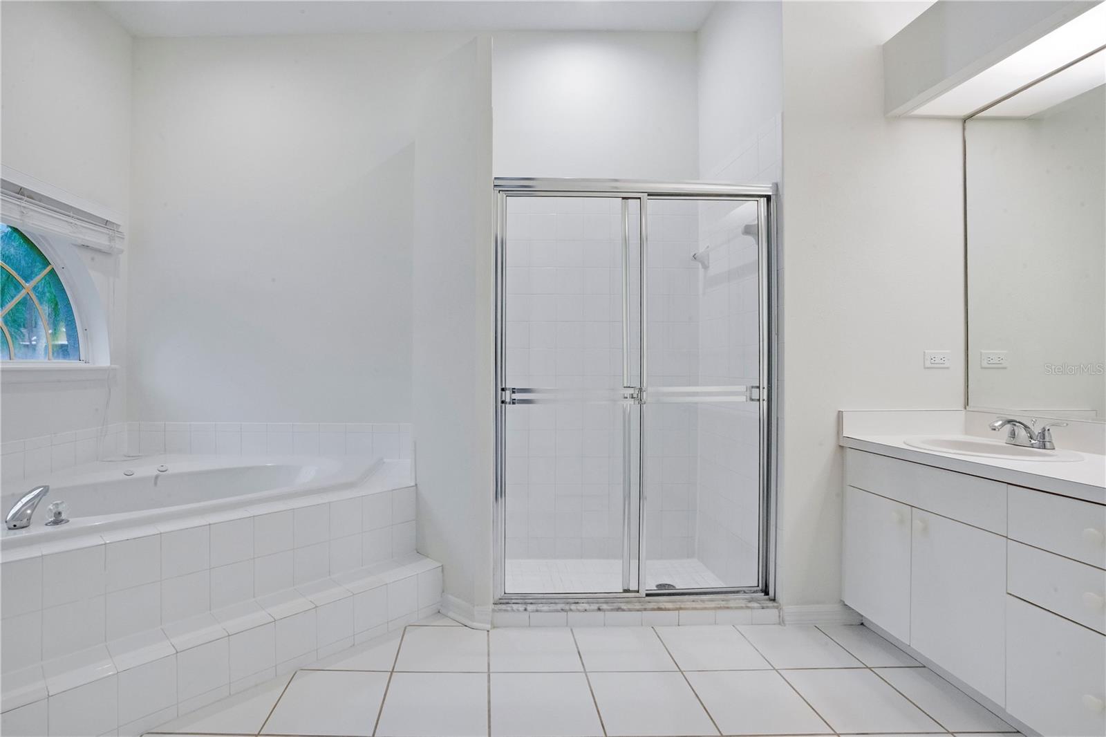 3404 RIVER WOODS DR — photo 18