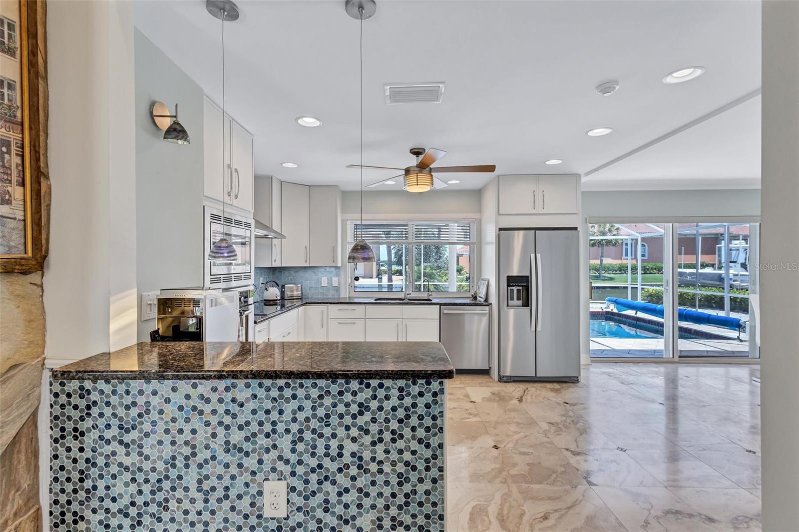 617 ROUNTREE DR — photo 14
