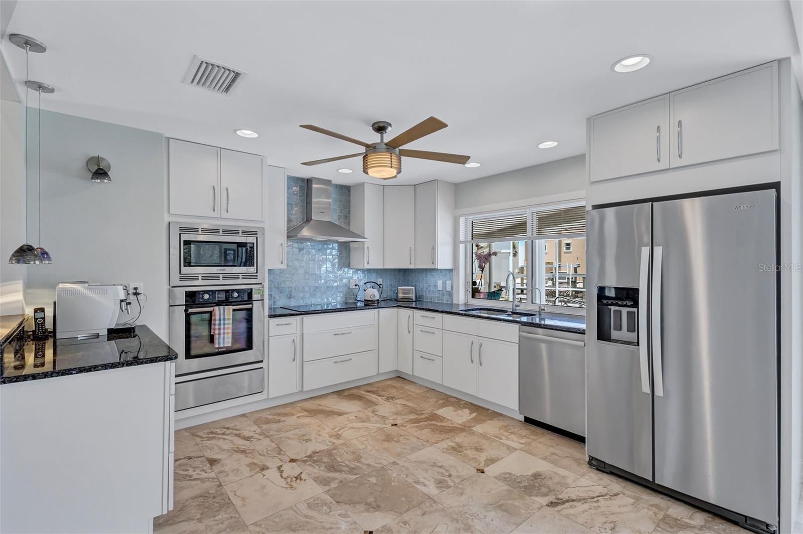 617 ROUNTREE DR — photo 15
