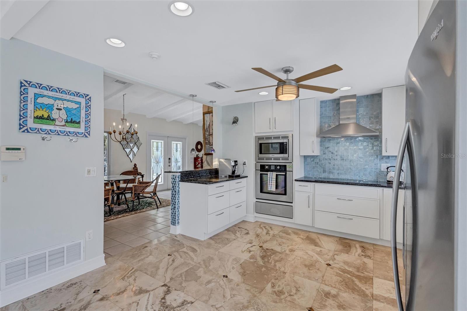 617 ROUNTREE DR — photo 17