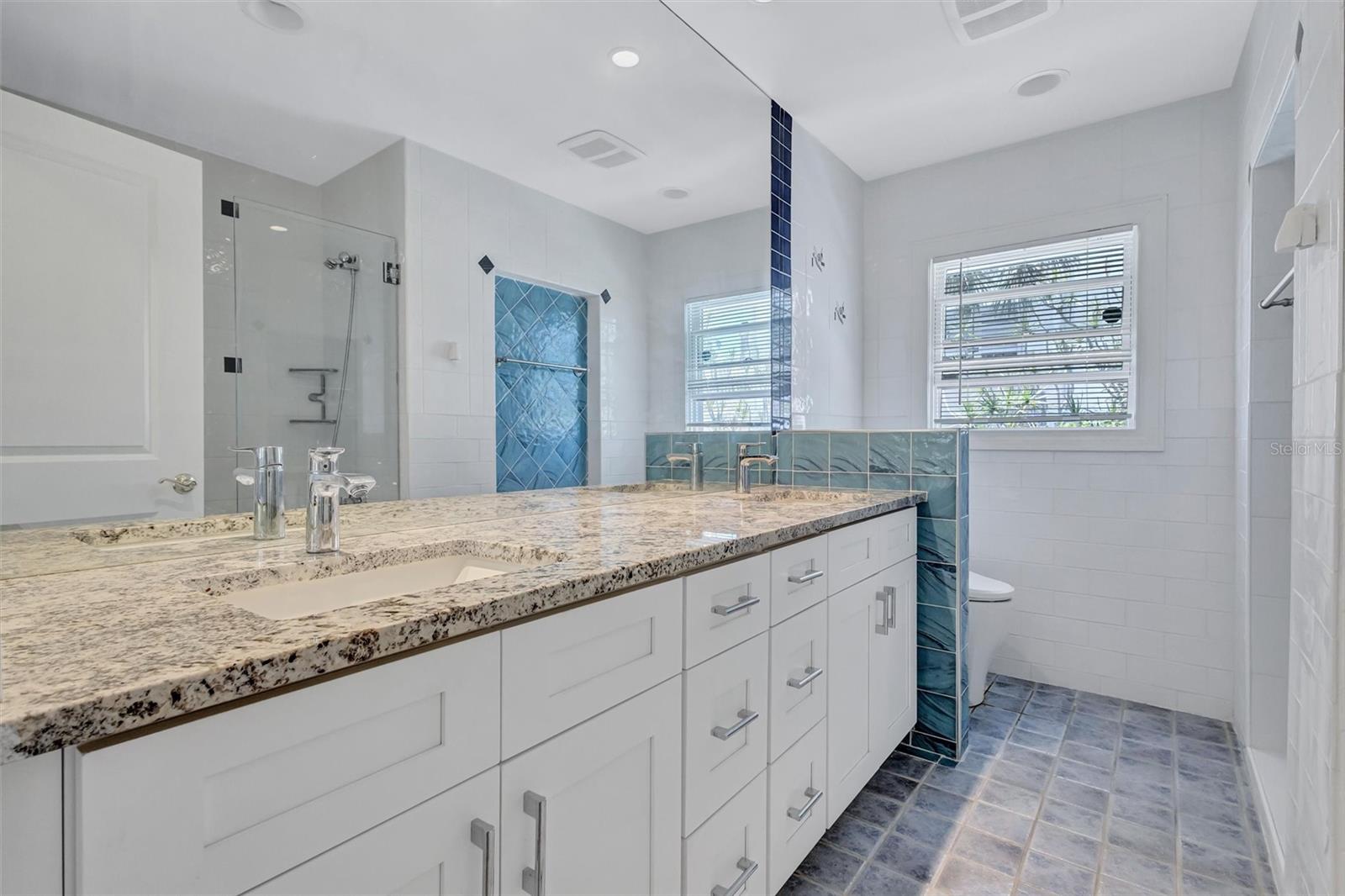 617 ROUNTREE DR — photo 22