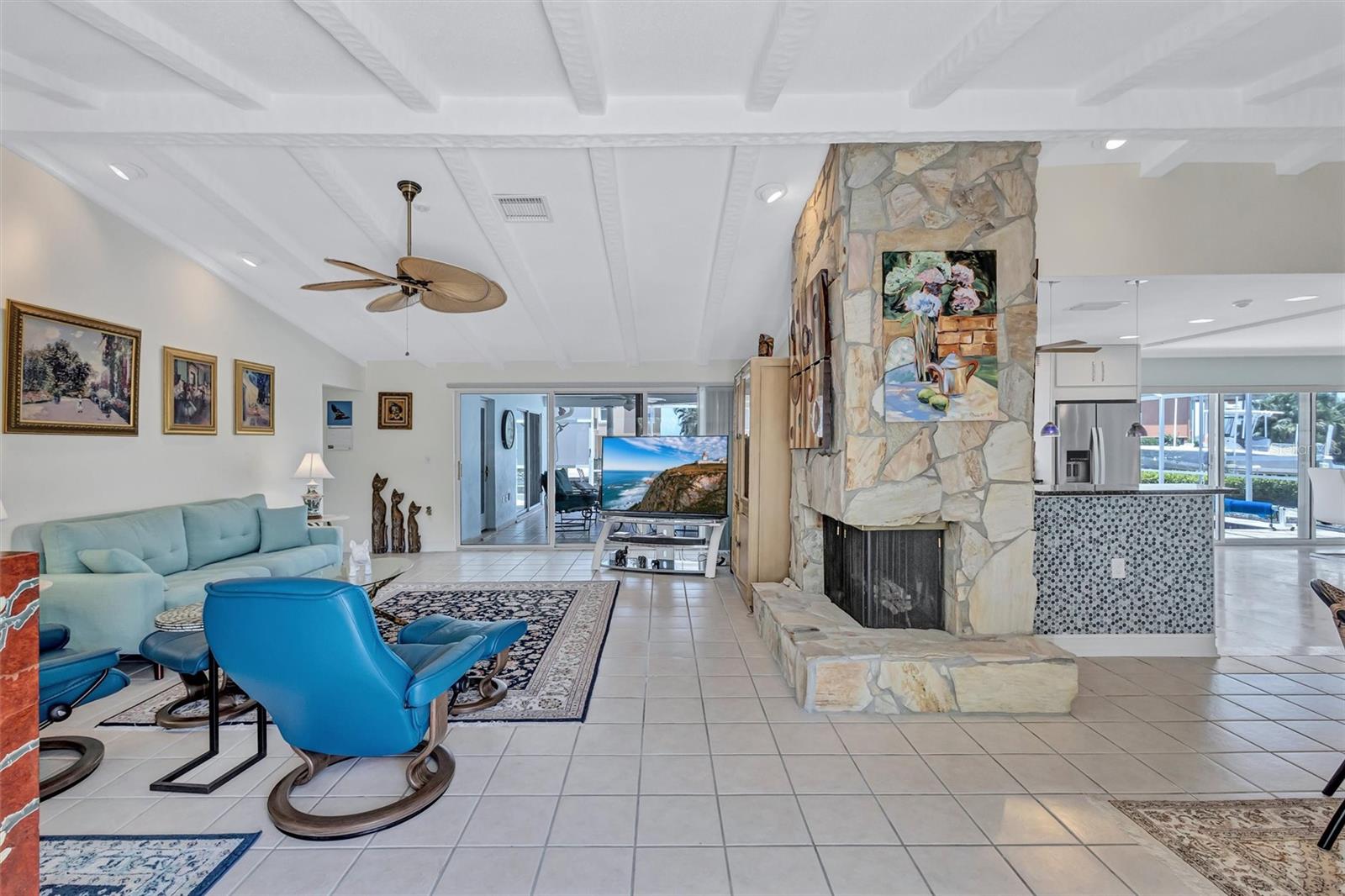 617 ROUNTREE DR — photo 11