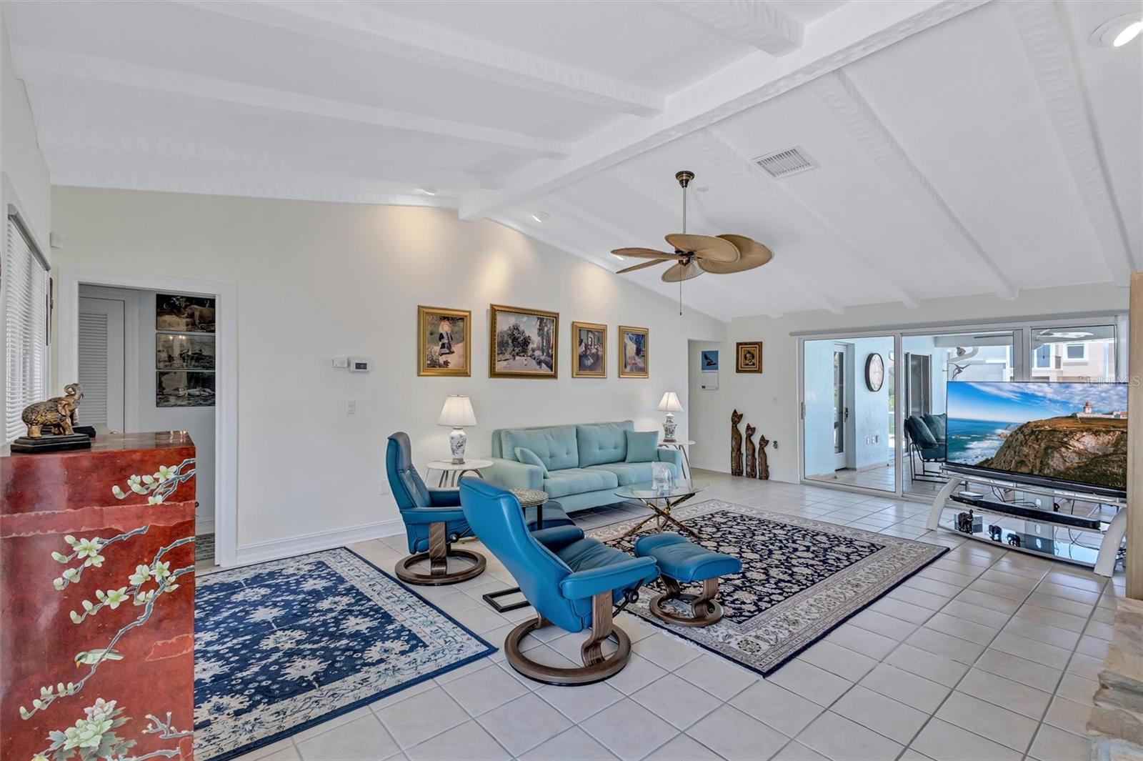617 ROUNTREE DR — photo 12