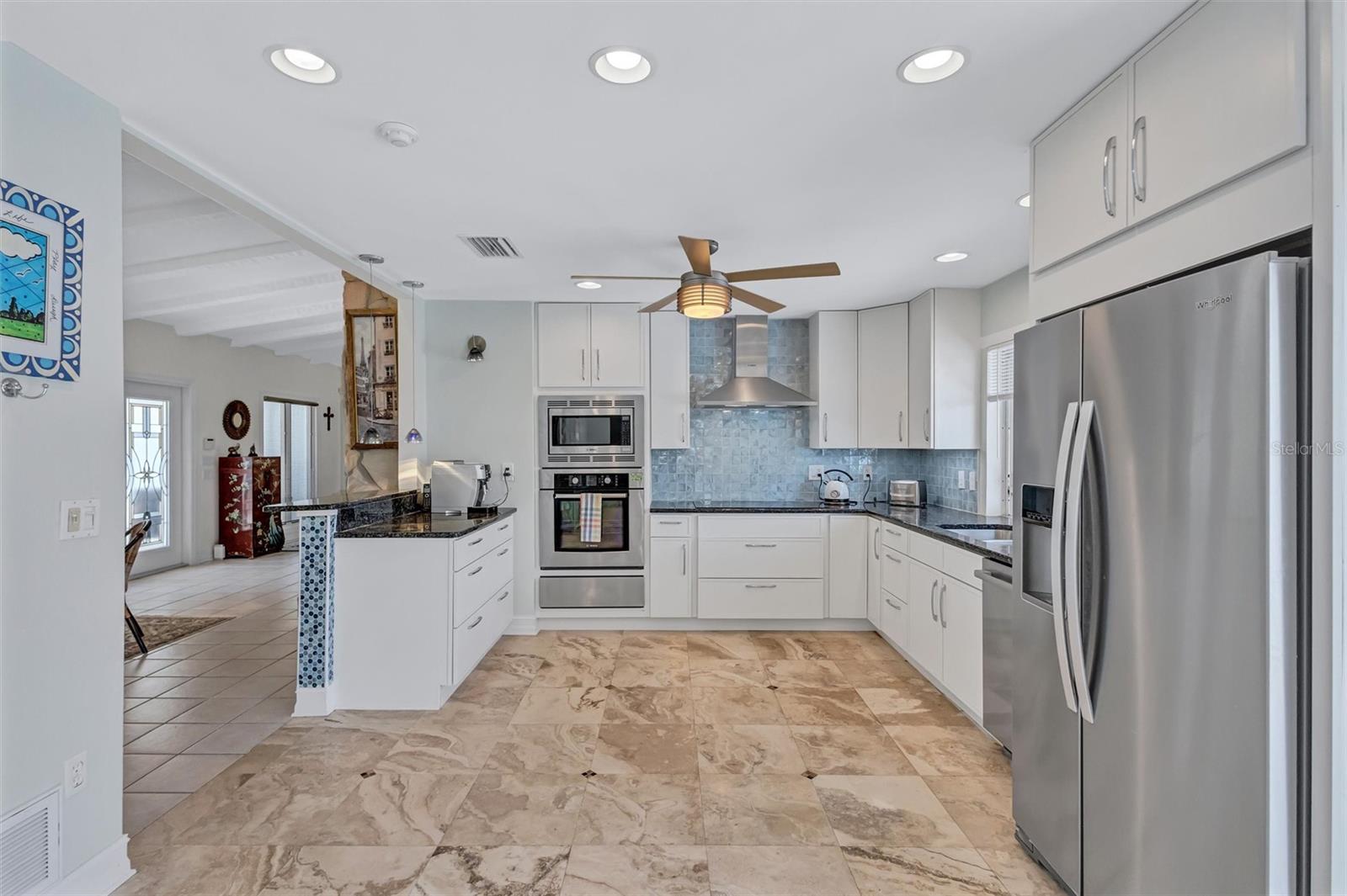 617 ROUNTREE DR — photo 16