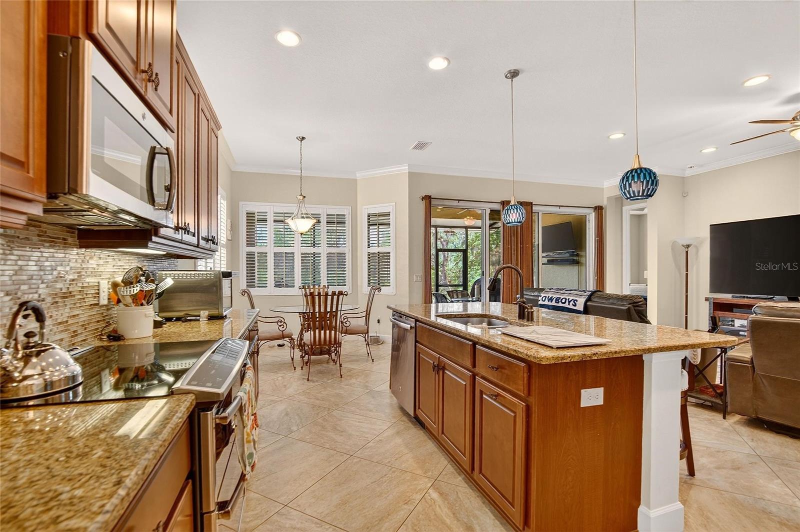 1525 EMERALD DUNES DR — photo 18