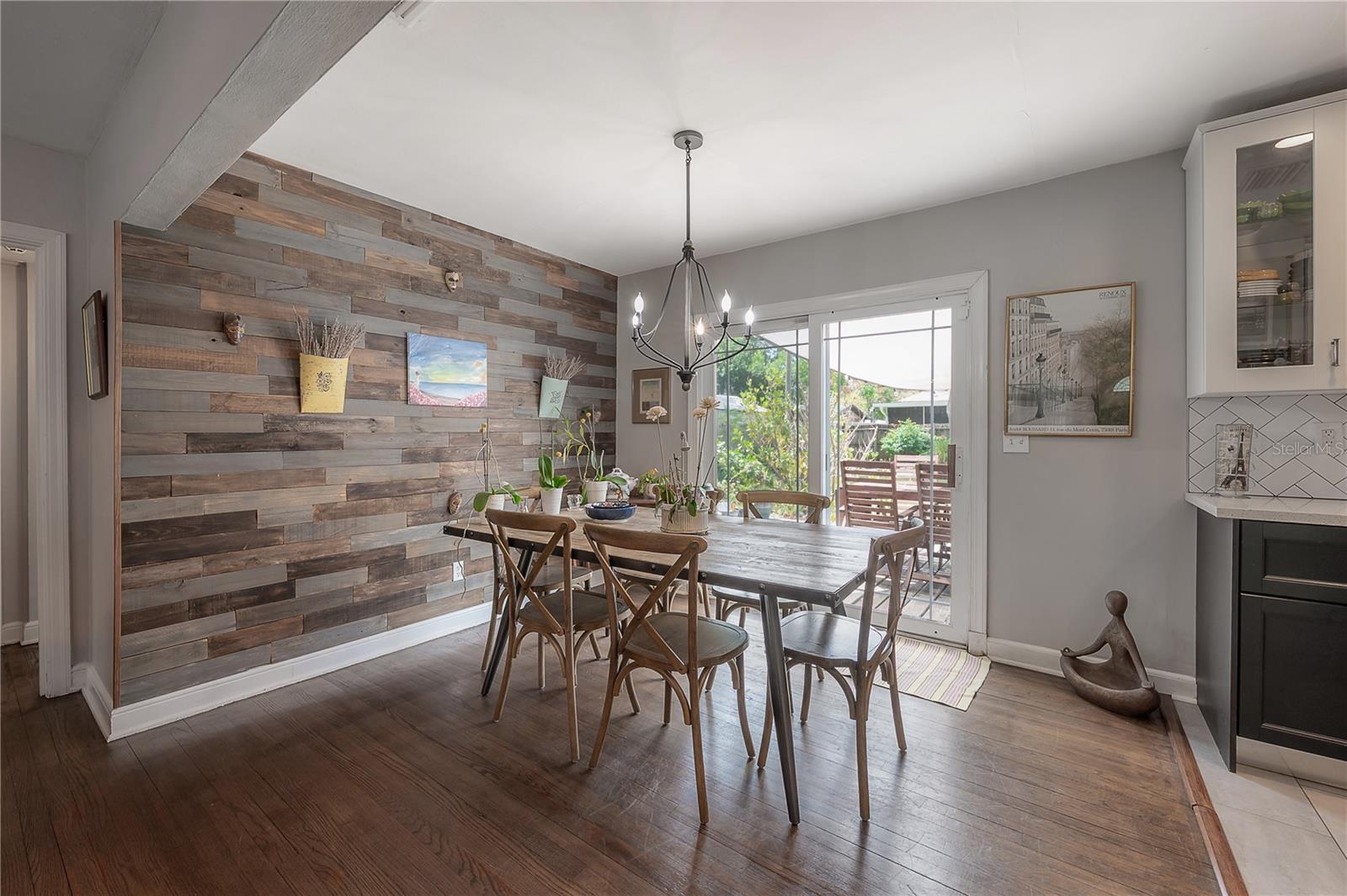912 CORNELIUS AVE — photo 15
