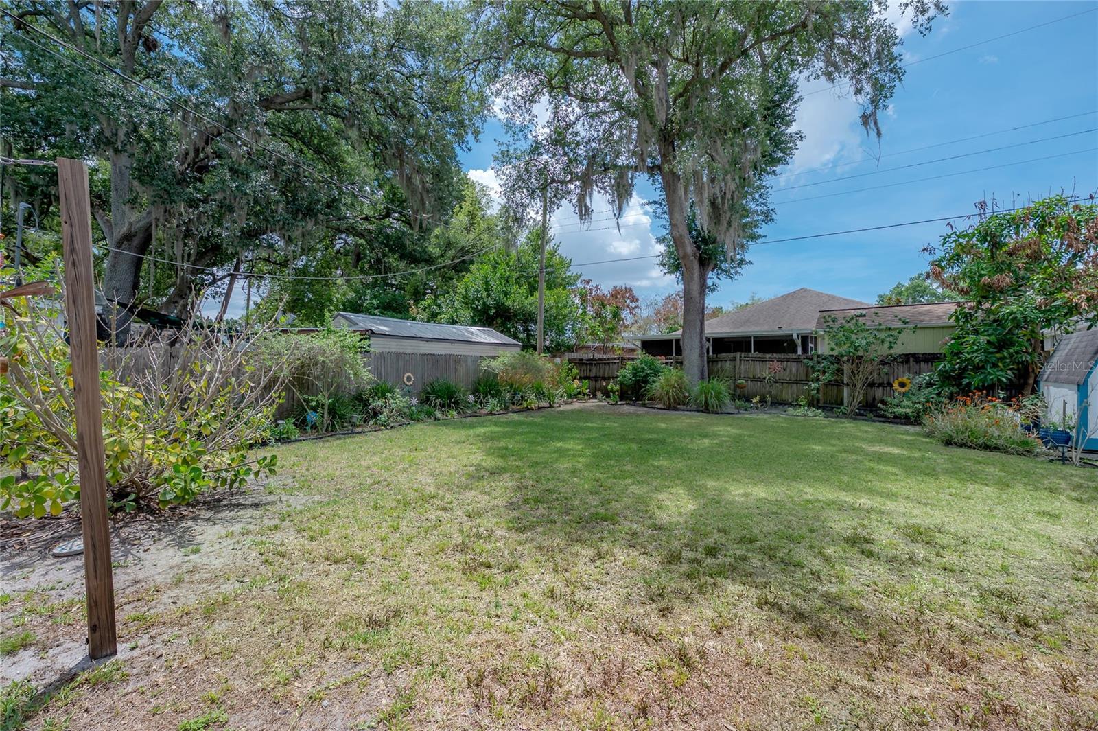 912 CORNELIUS AVE — photo 42