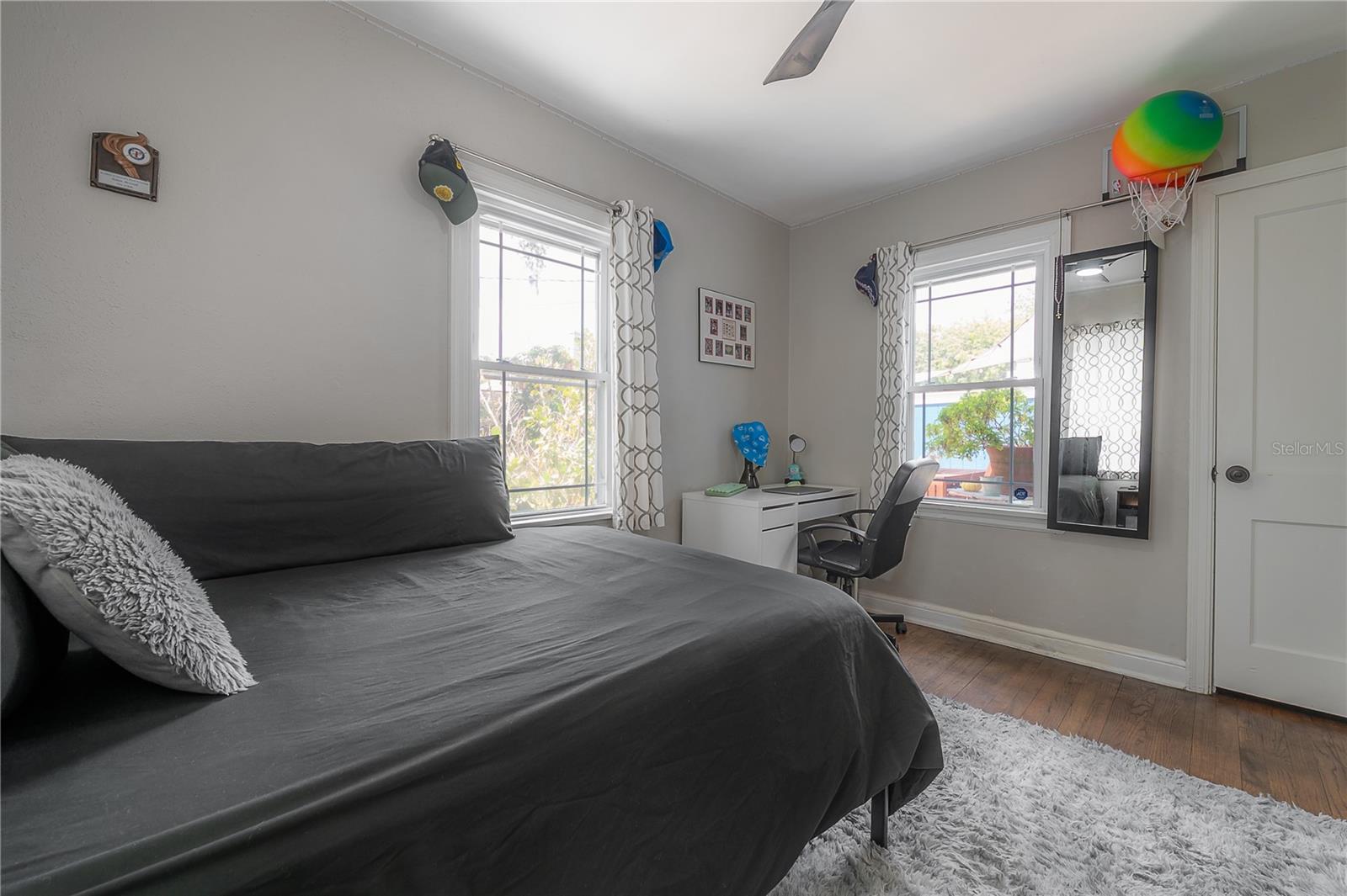 912 CORNELIUS AVE — photo 31