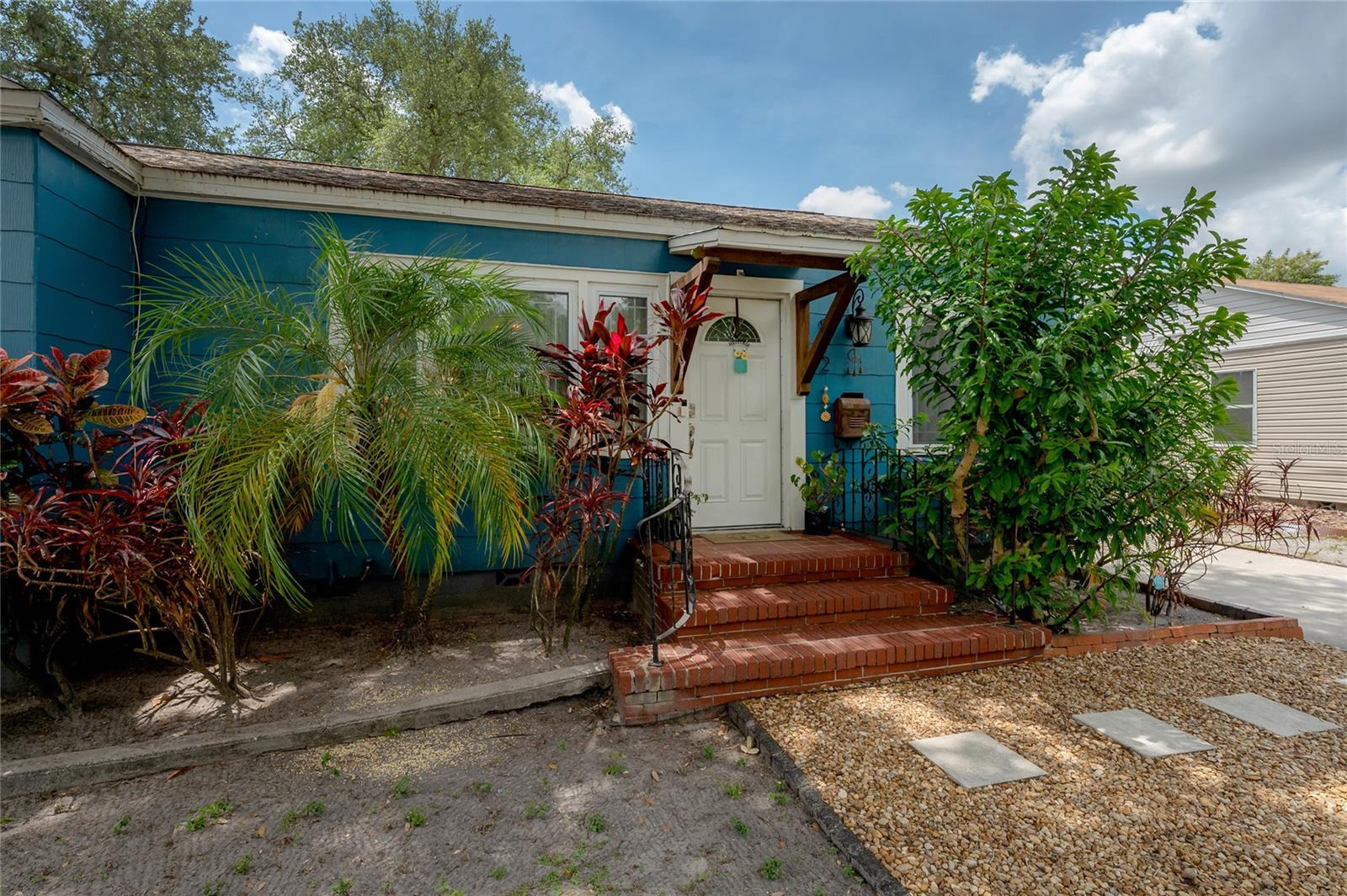 912 CORNELIUS AVE — photo 5