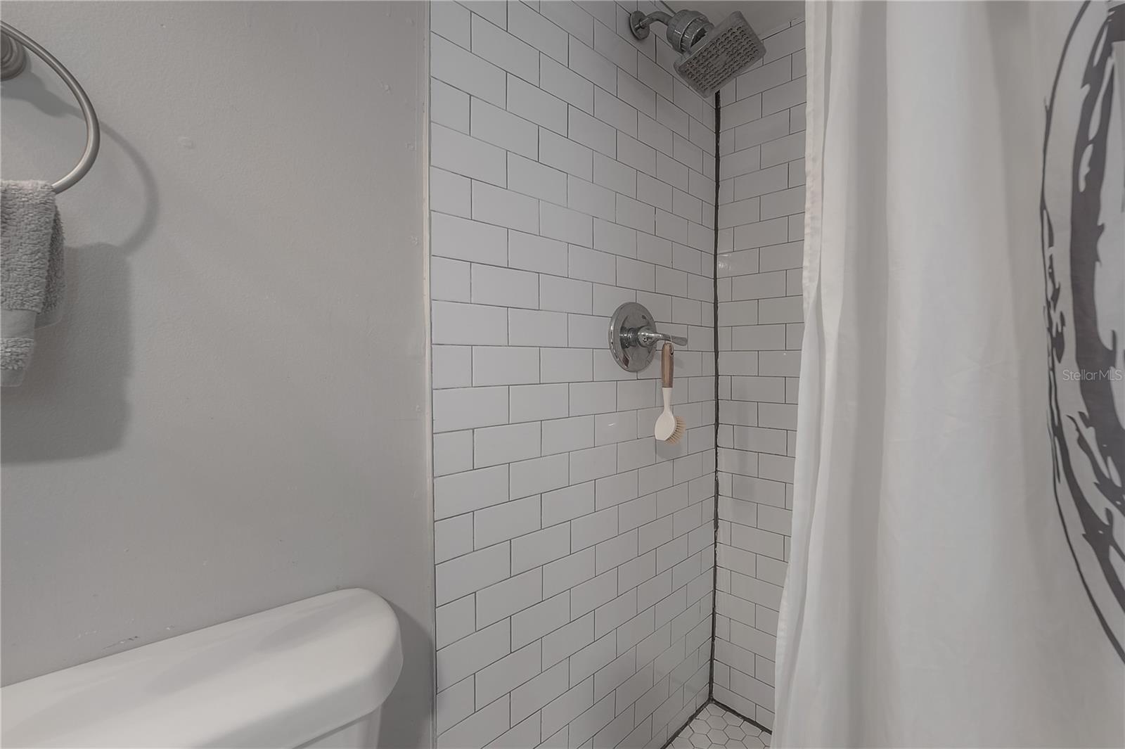 912 CORNELIUS AVE — photo 29