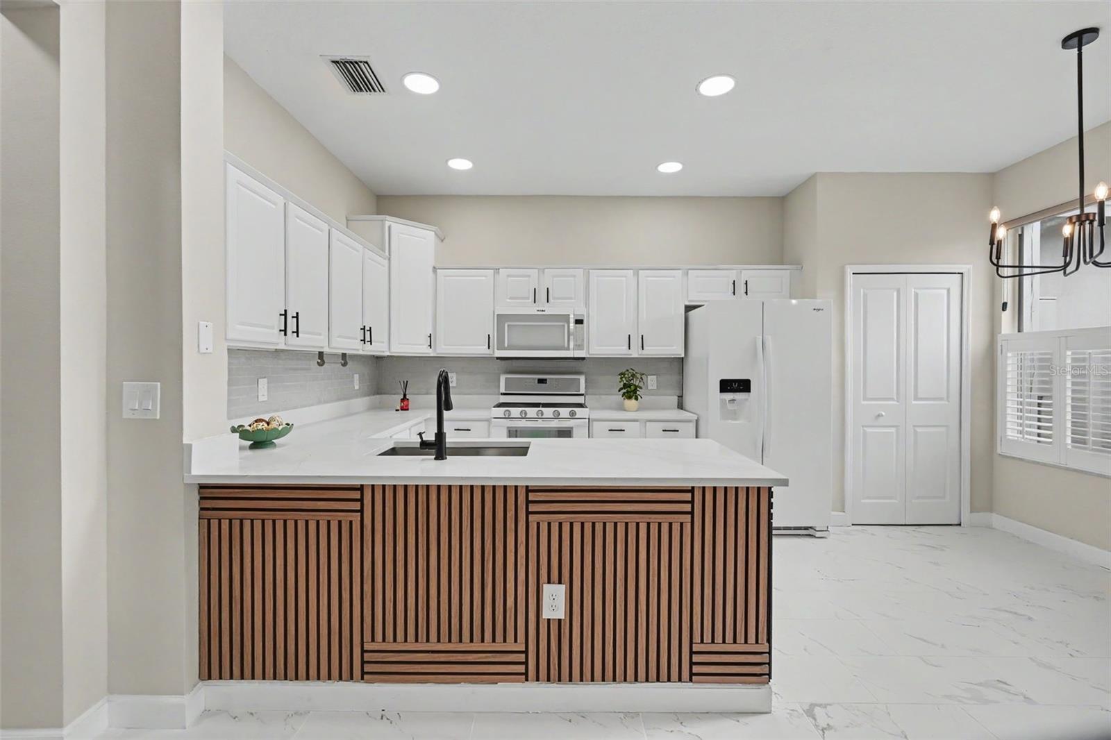 10111 HAYFIELD WAY — photo 17