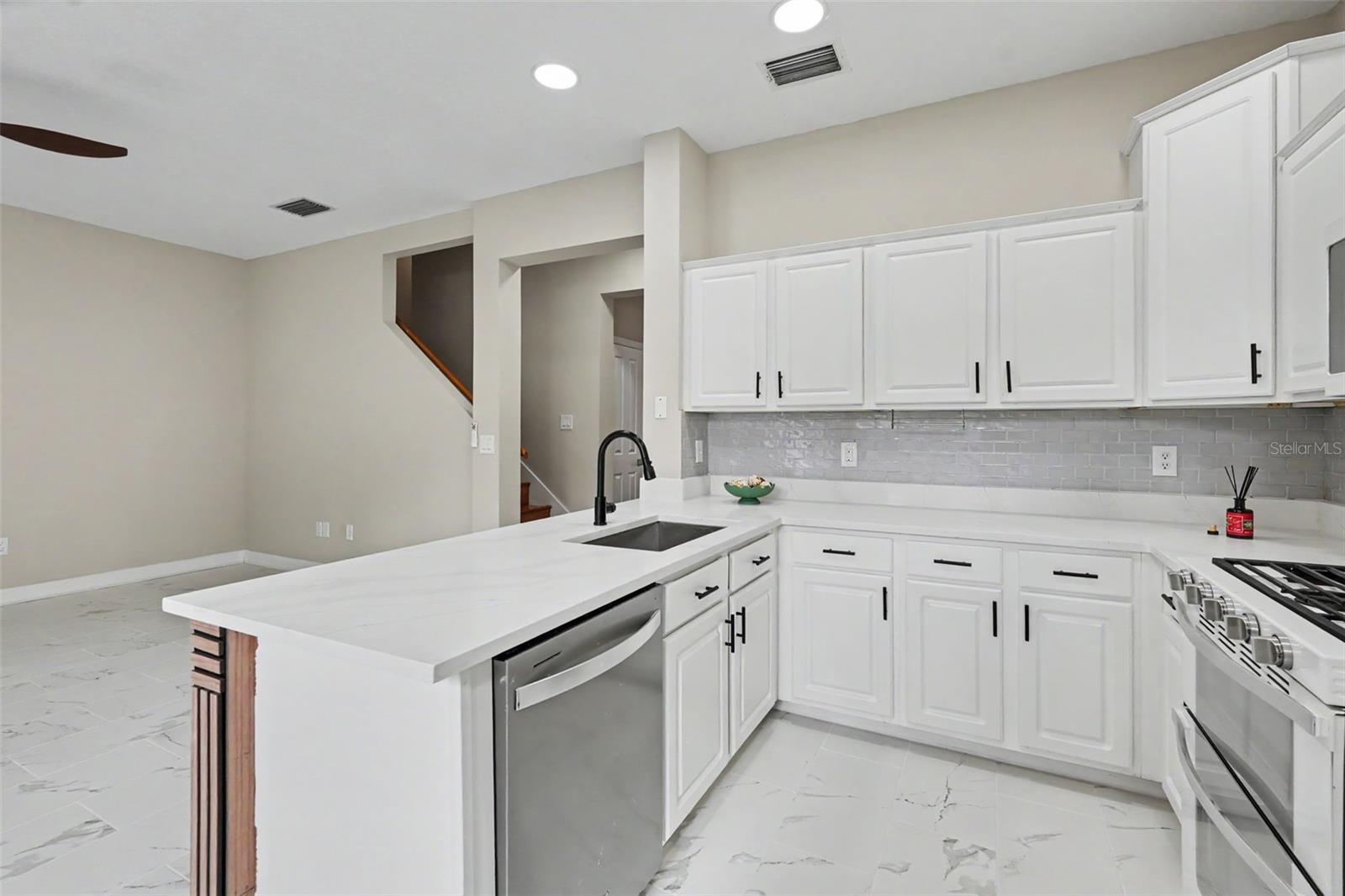 10111 HAYFIELD WAY — photo 20