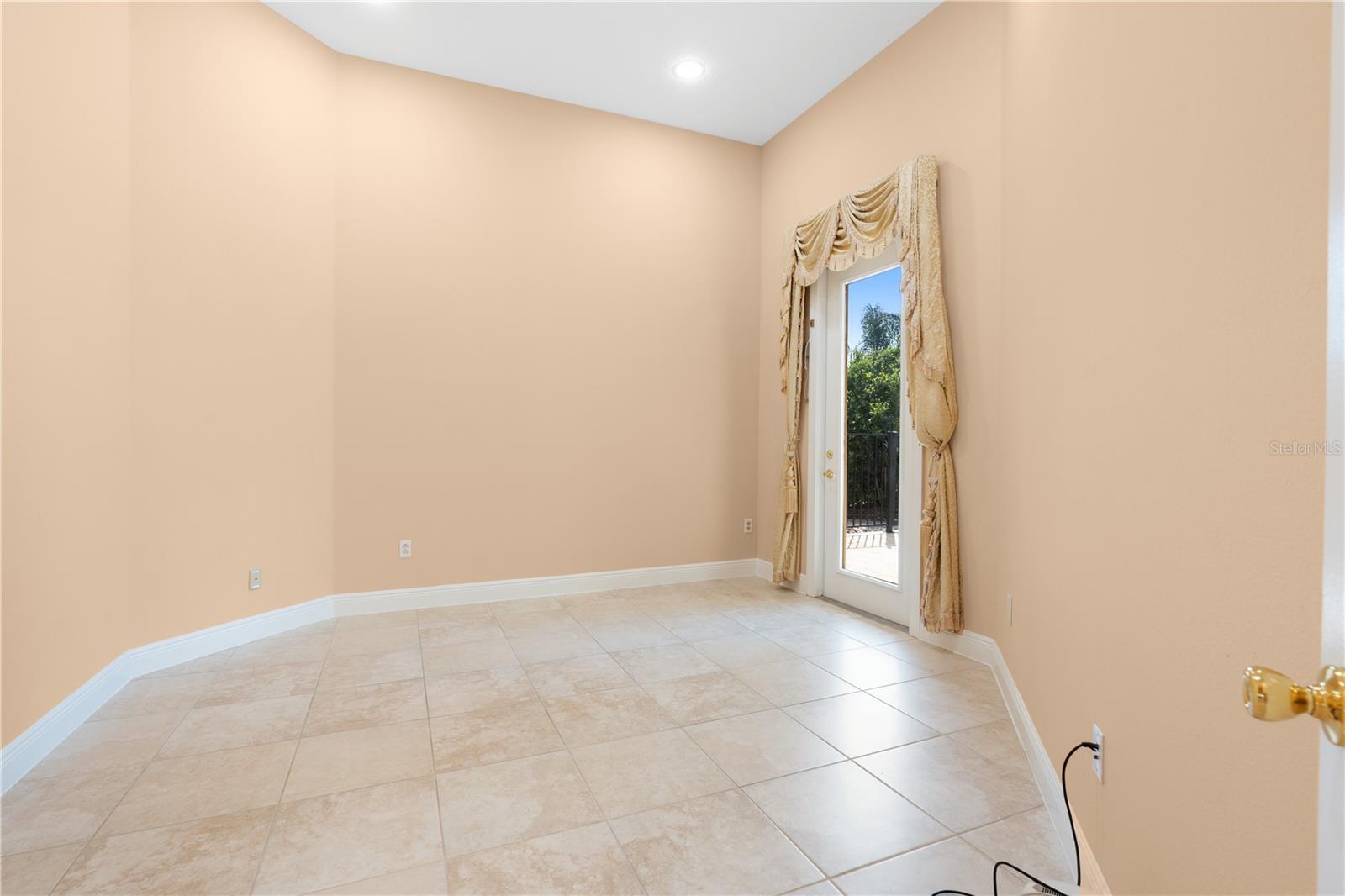 10603 CAYMAN ISLE CT — photo 35