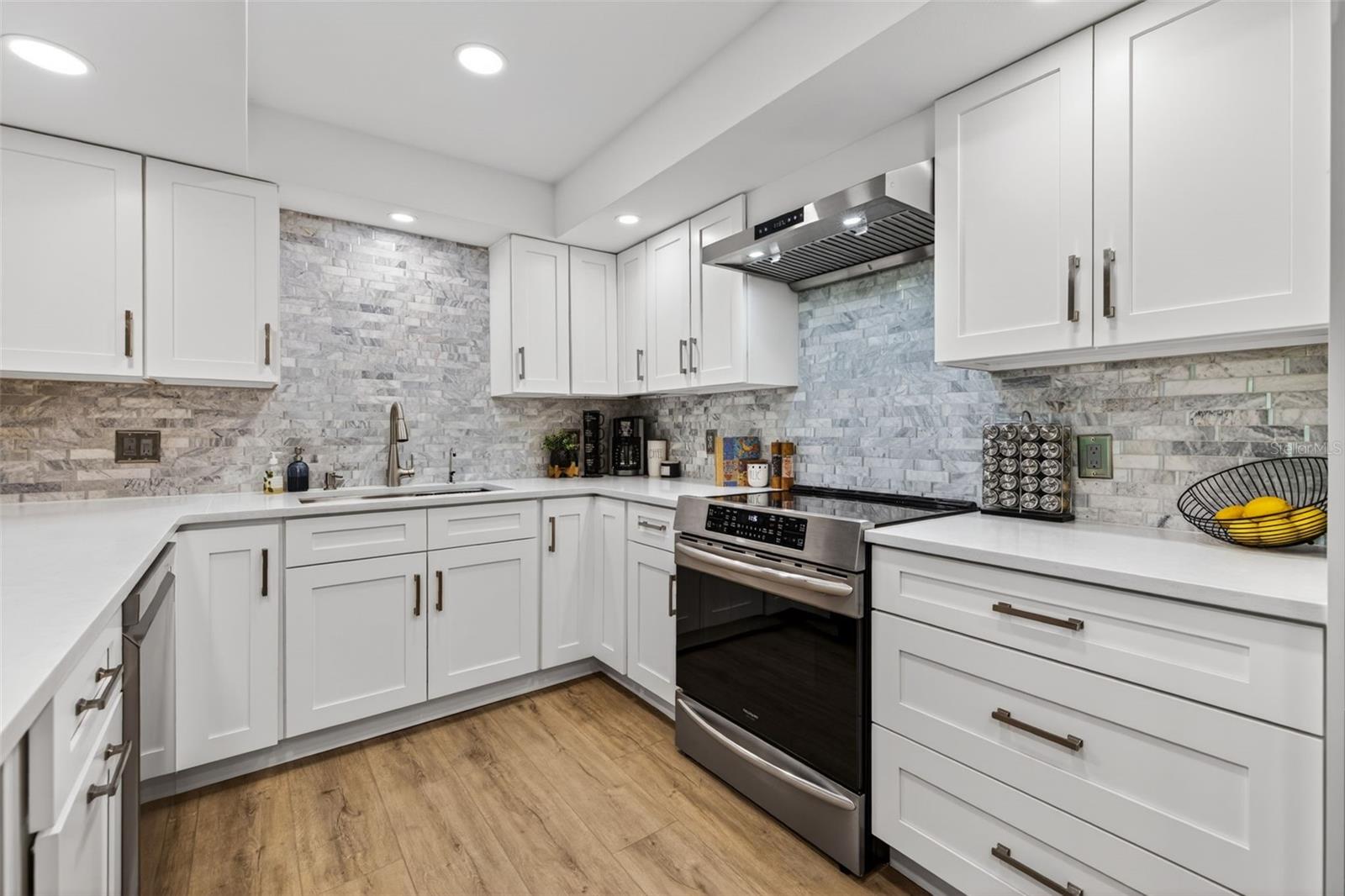 100 OAKMONT LN #107 & 108 — photo 8