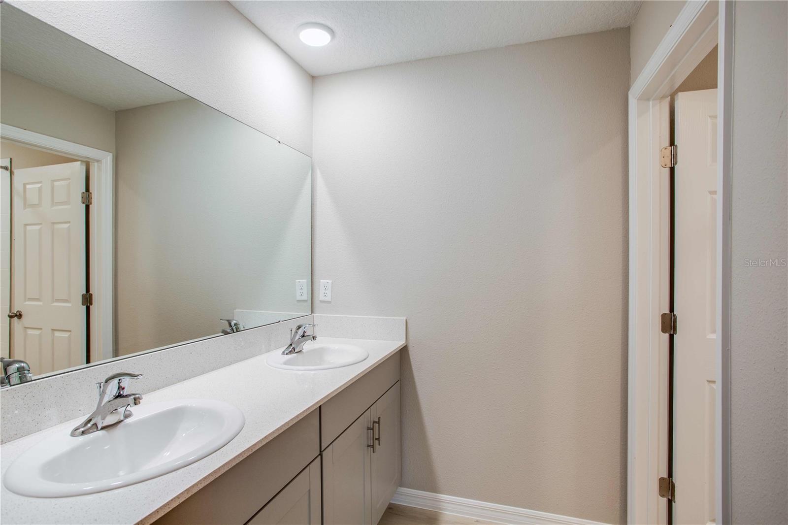 36628 SAGEMOOR DR — photo 20