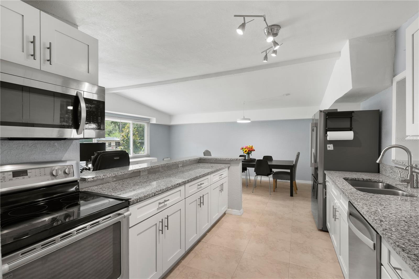 115 TEN OAK PL — photo 14