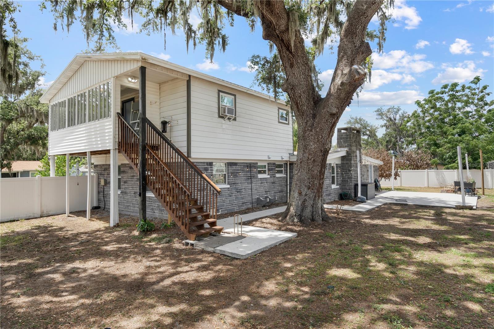 115 TEN OAK PL — photo 40