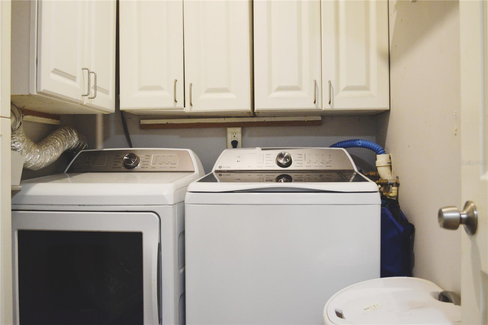 331 SKY LOCH DR W — photo 26