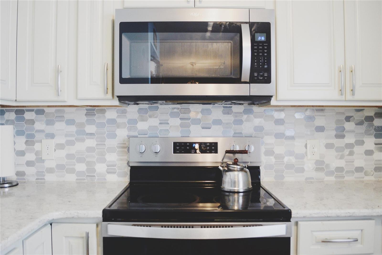 331 SKY LOCH DR W — photo 9