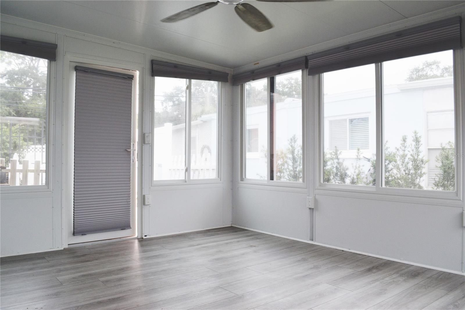 331 SKY LOCH DR W — photo 33
