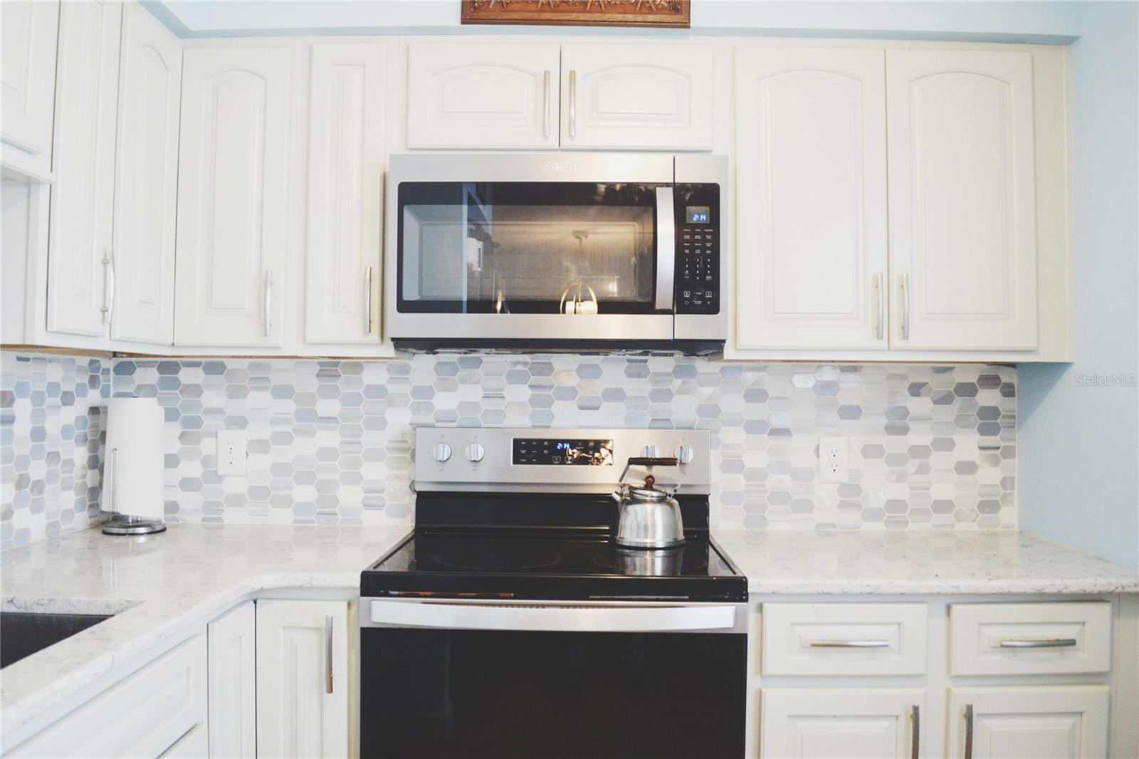 331 SKY LOCH DR W — photo 5