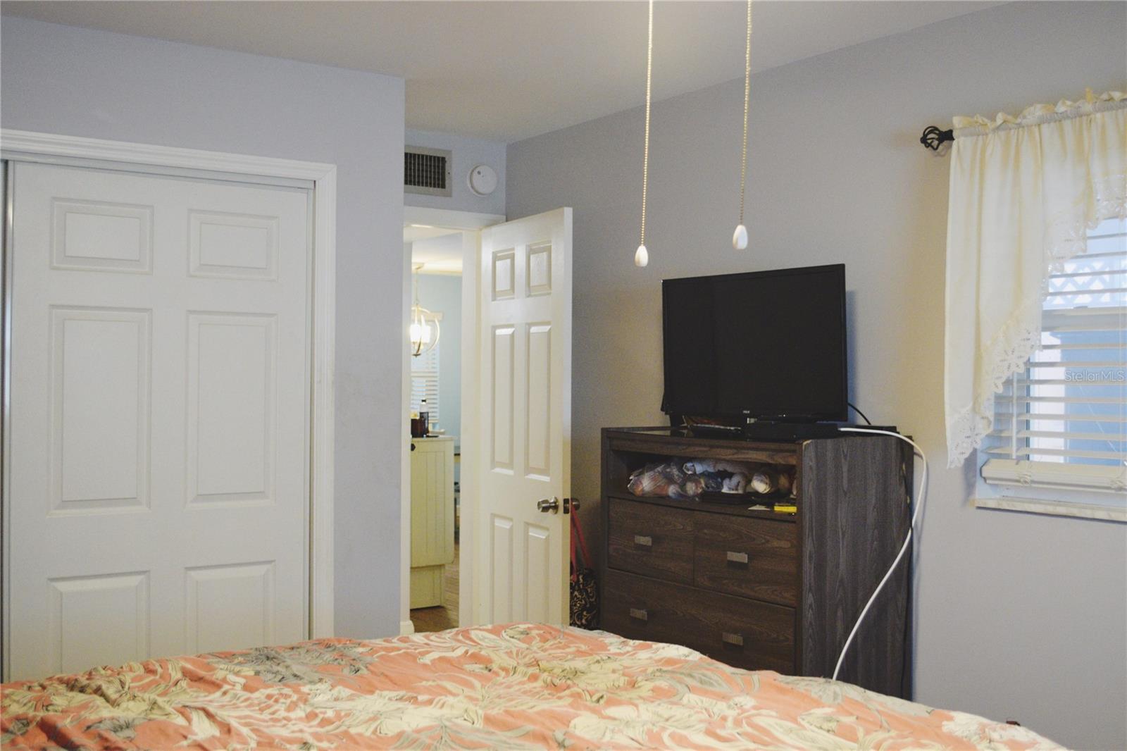 331 SKY LOCH DR W — photo 31