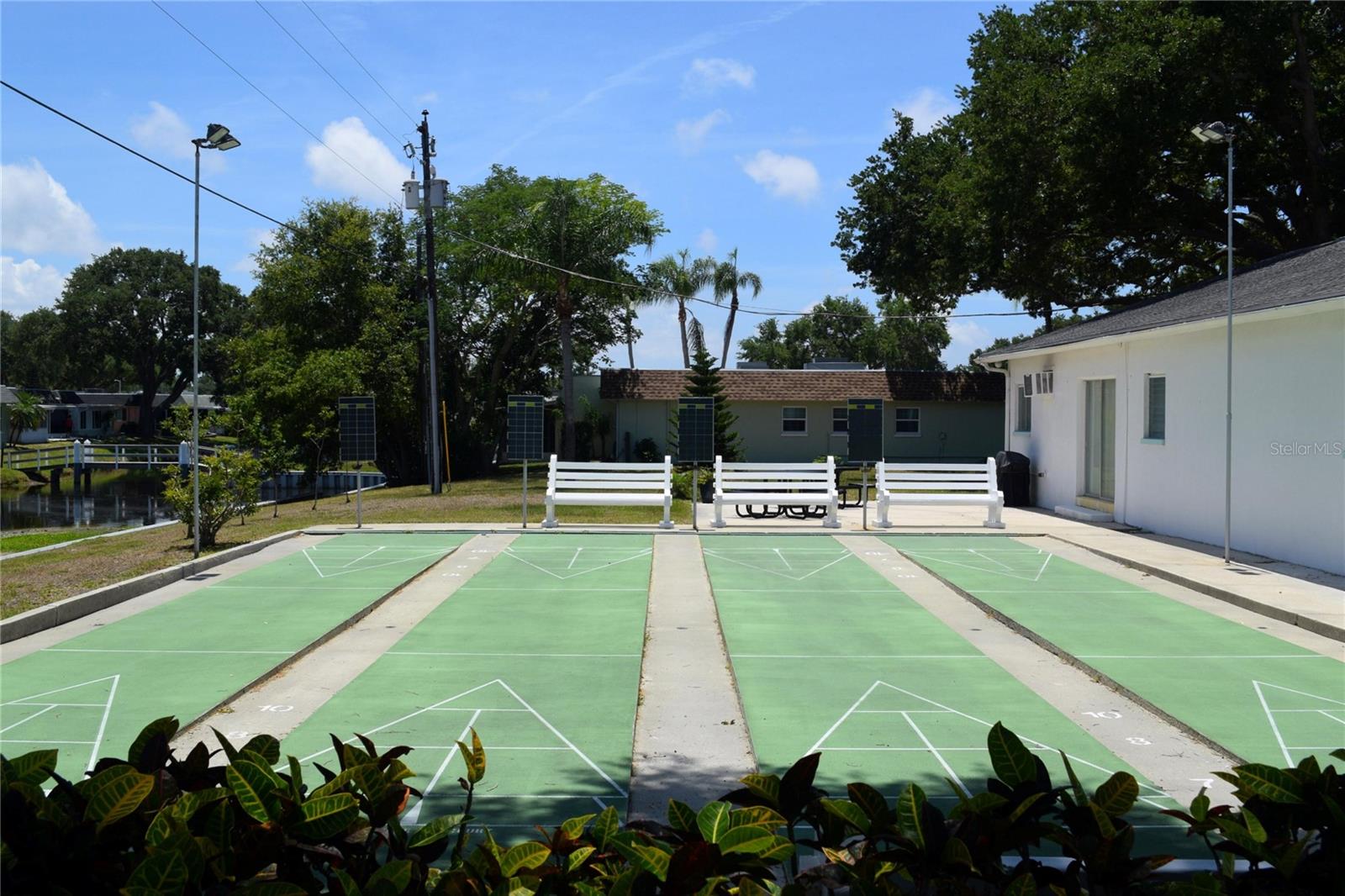 331 SKY LOCH DR W — photo 38