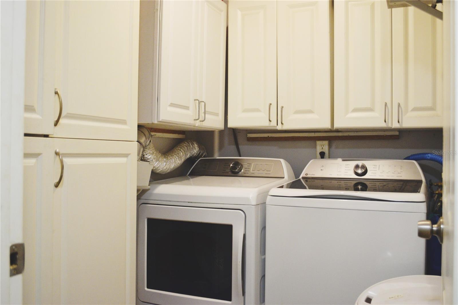 331 SKY LOCH DR W — photo 24