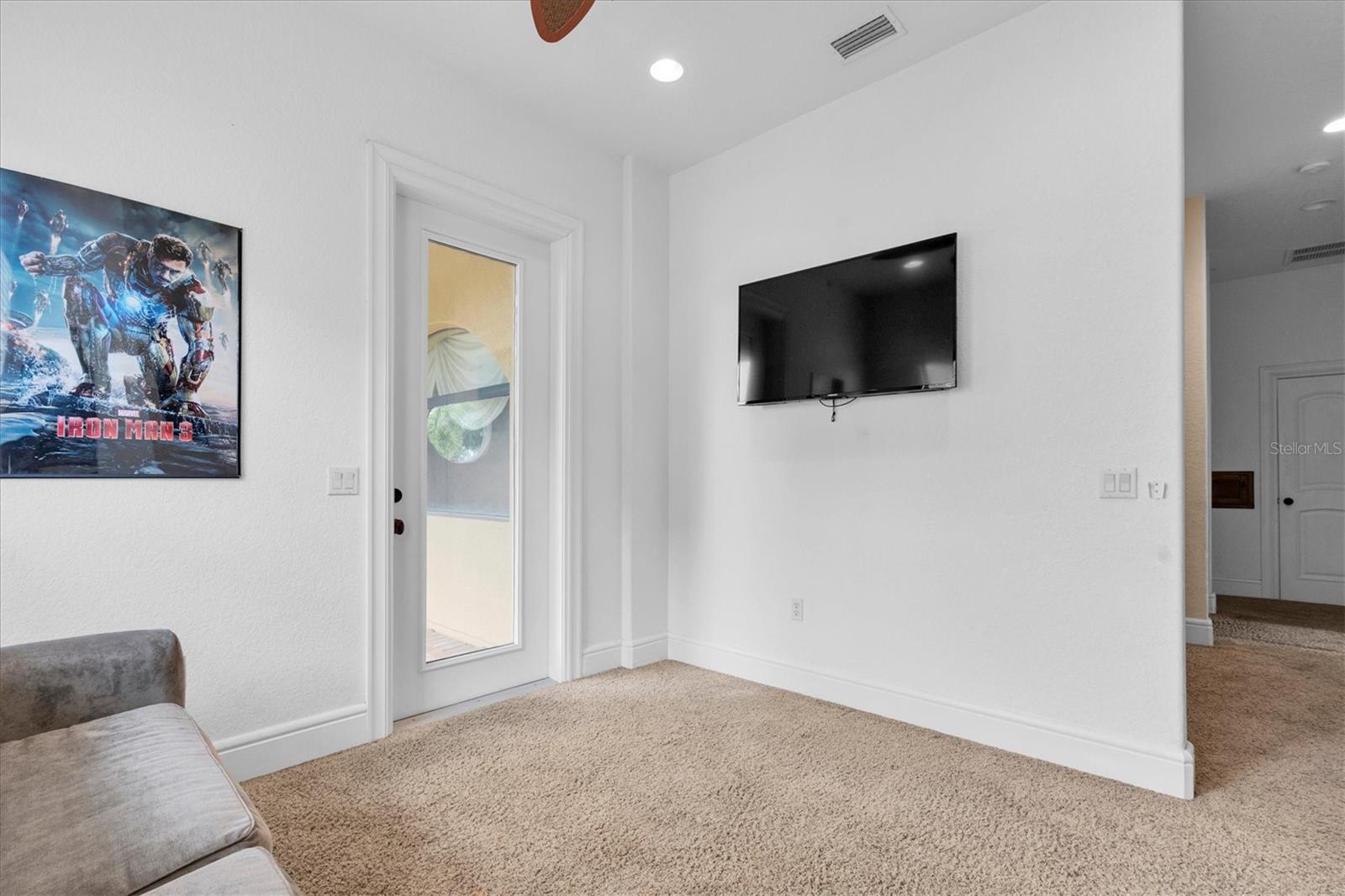 1067 ASHLAND AVE — photo 42