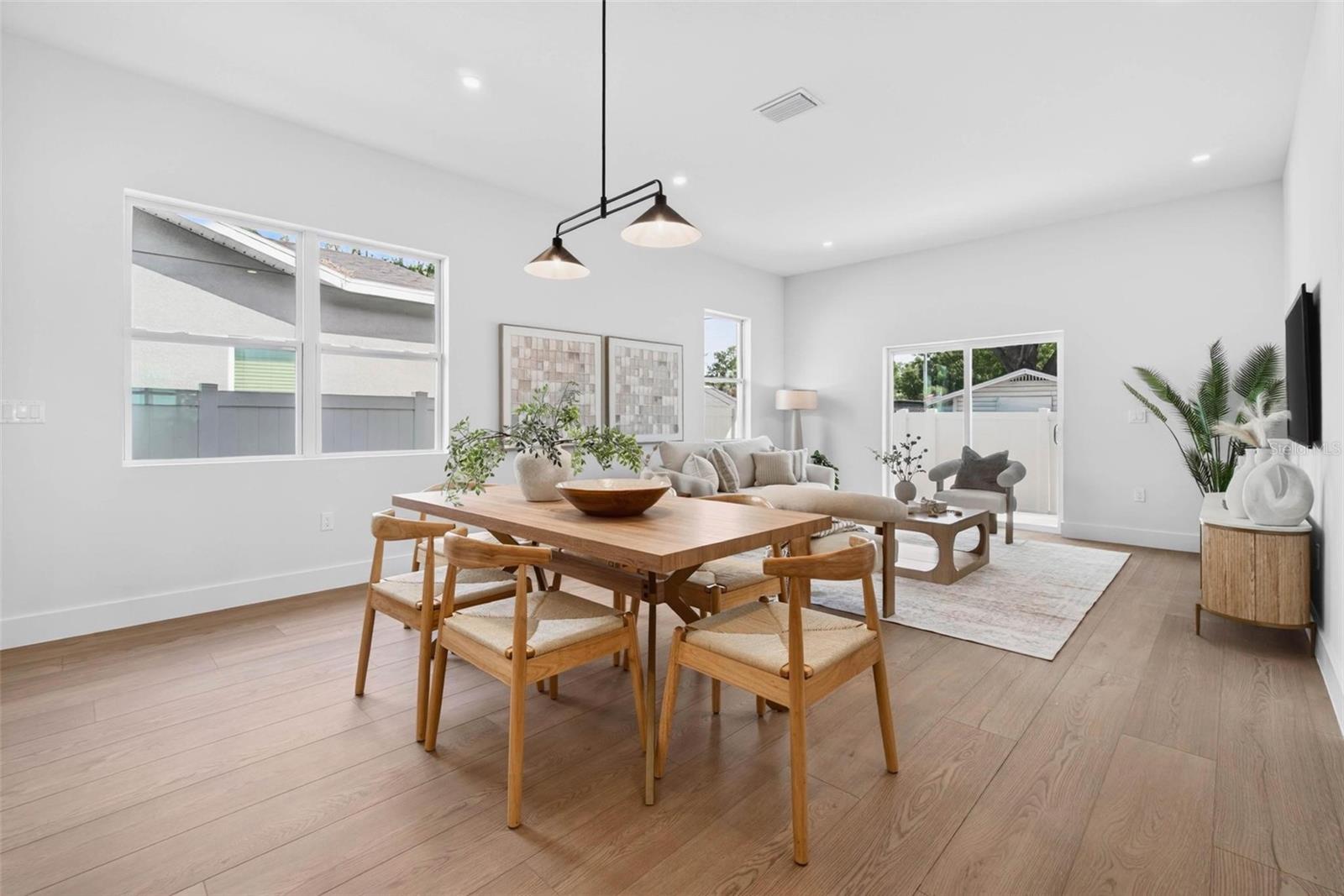 4365 IRIS ST N — photo 13