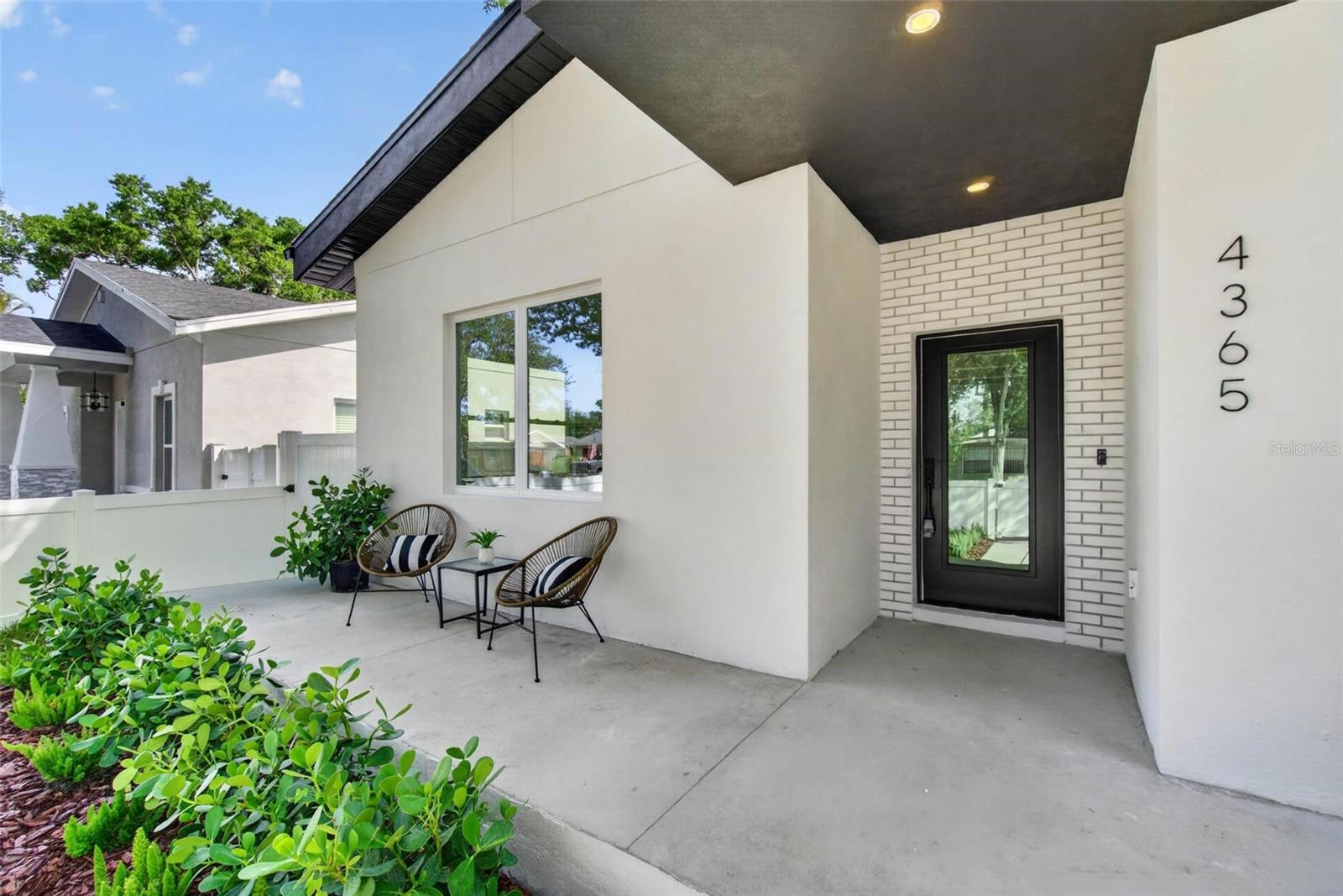 4365 IRIS ST N — photo 4