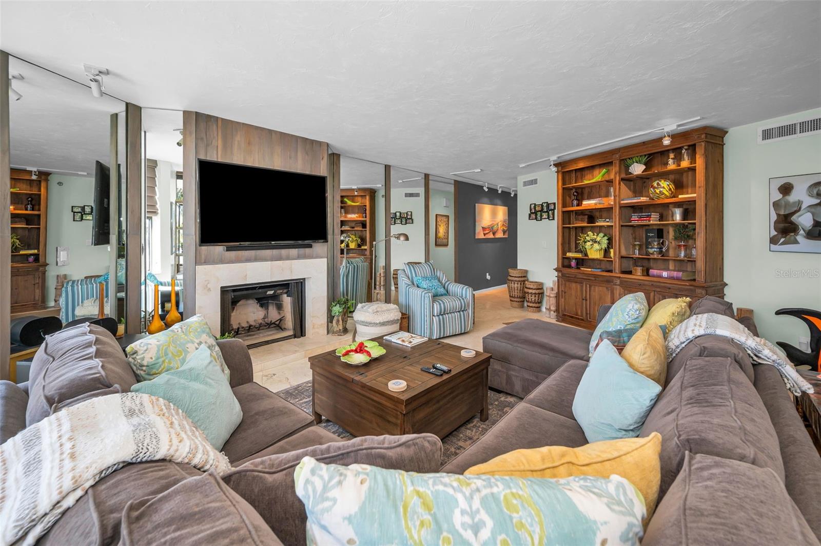 1660 GULF BLVD #208 — photo 23