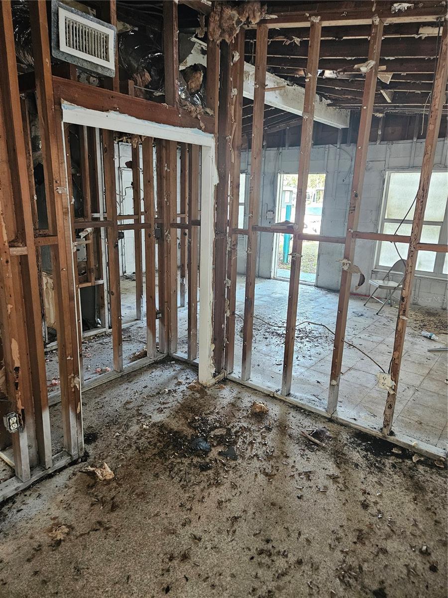 2814 PALMADELIA AVE — photo 10