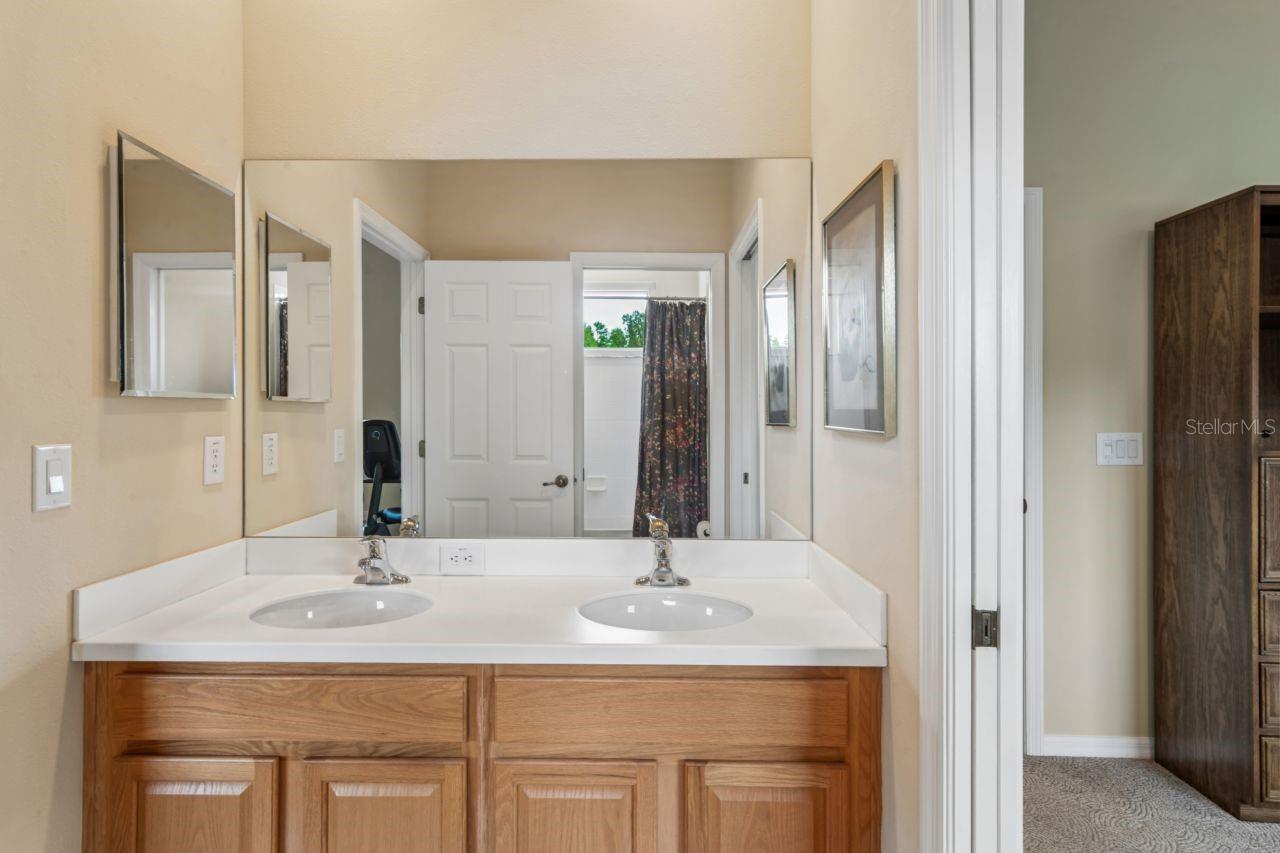 8719 CREEDMOOR LN — photo 64
