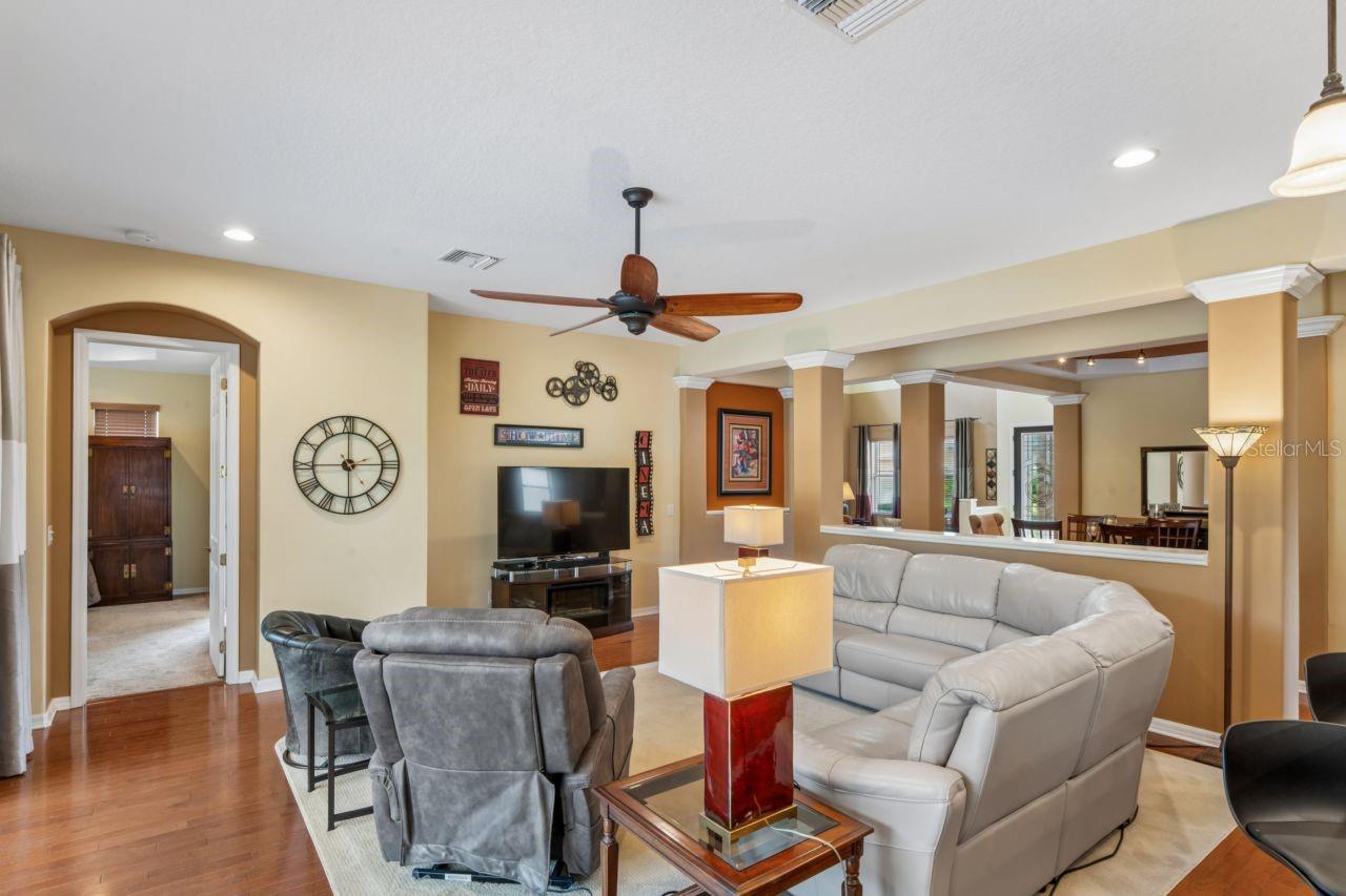 8719 CREEDMOOR LN — photo 31