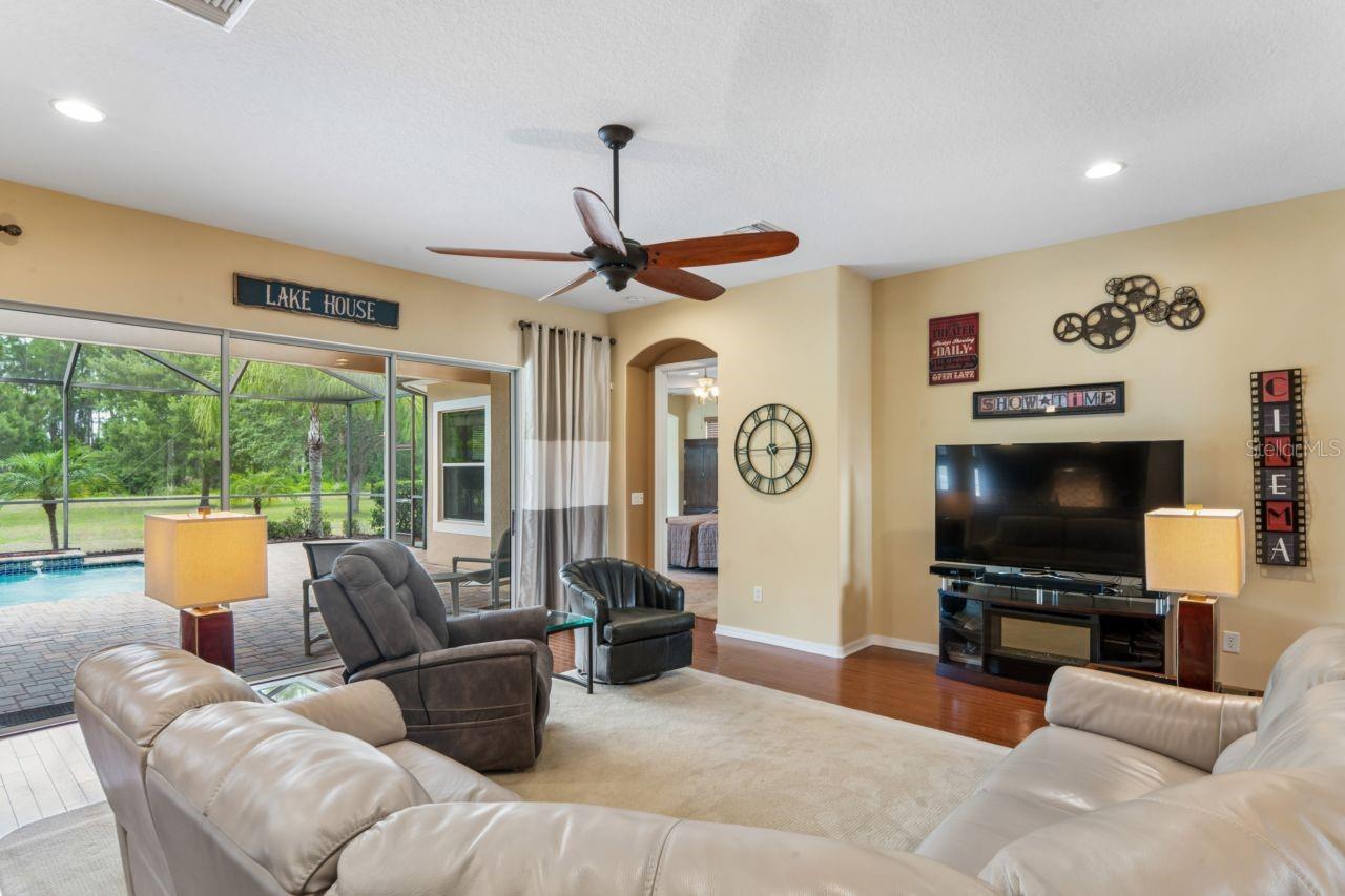 8719 CREEDMOOR LN — photo 32