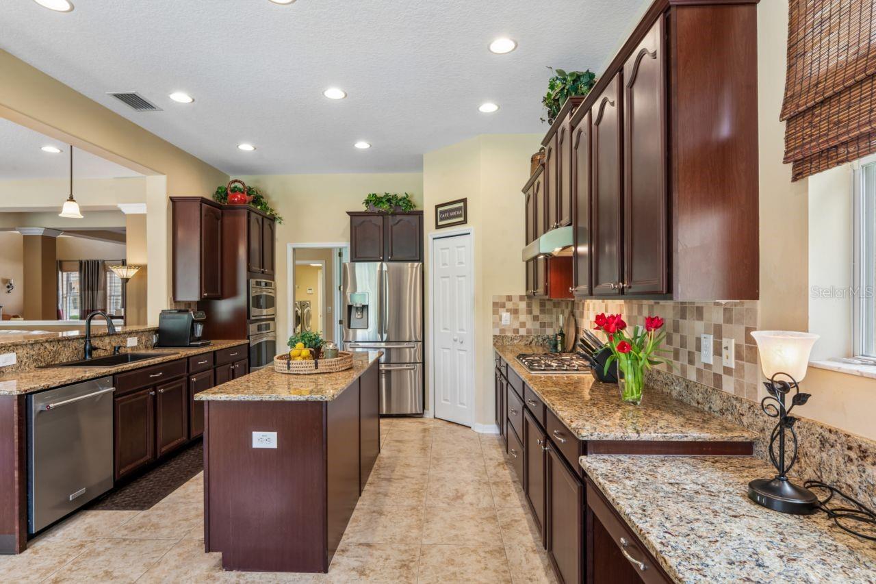 8719 CREEDMOOR LN — photo 15