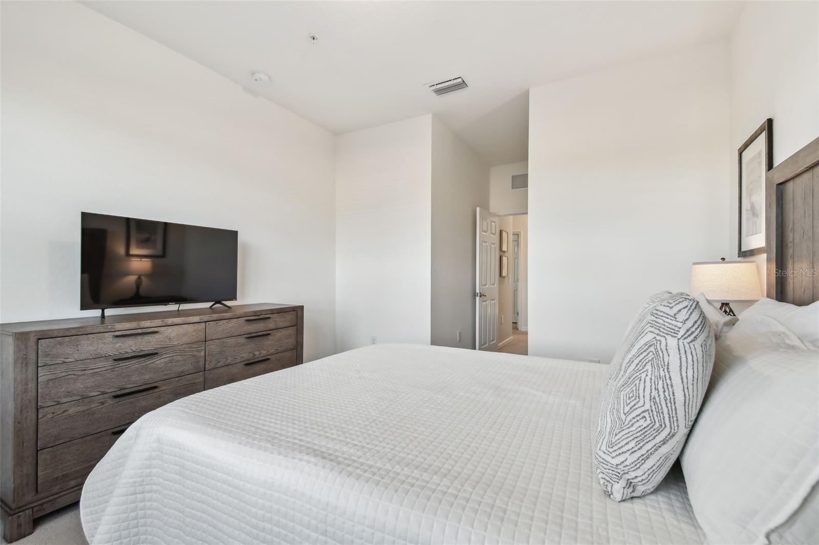 20252 LAGENTE CIR — photo 36