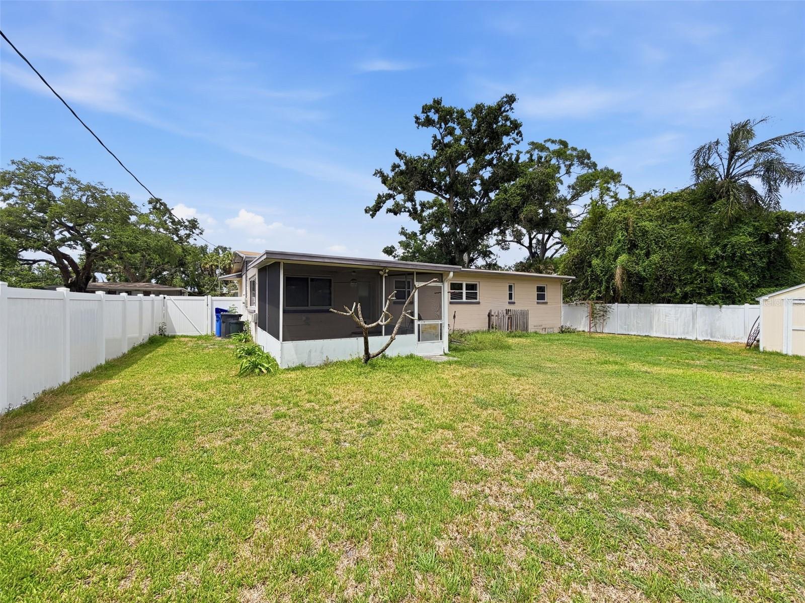 2518 W NORTH ST — photo 36
