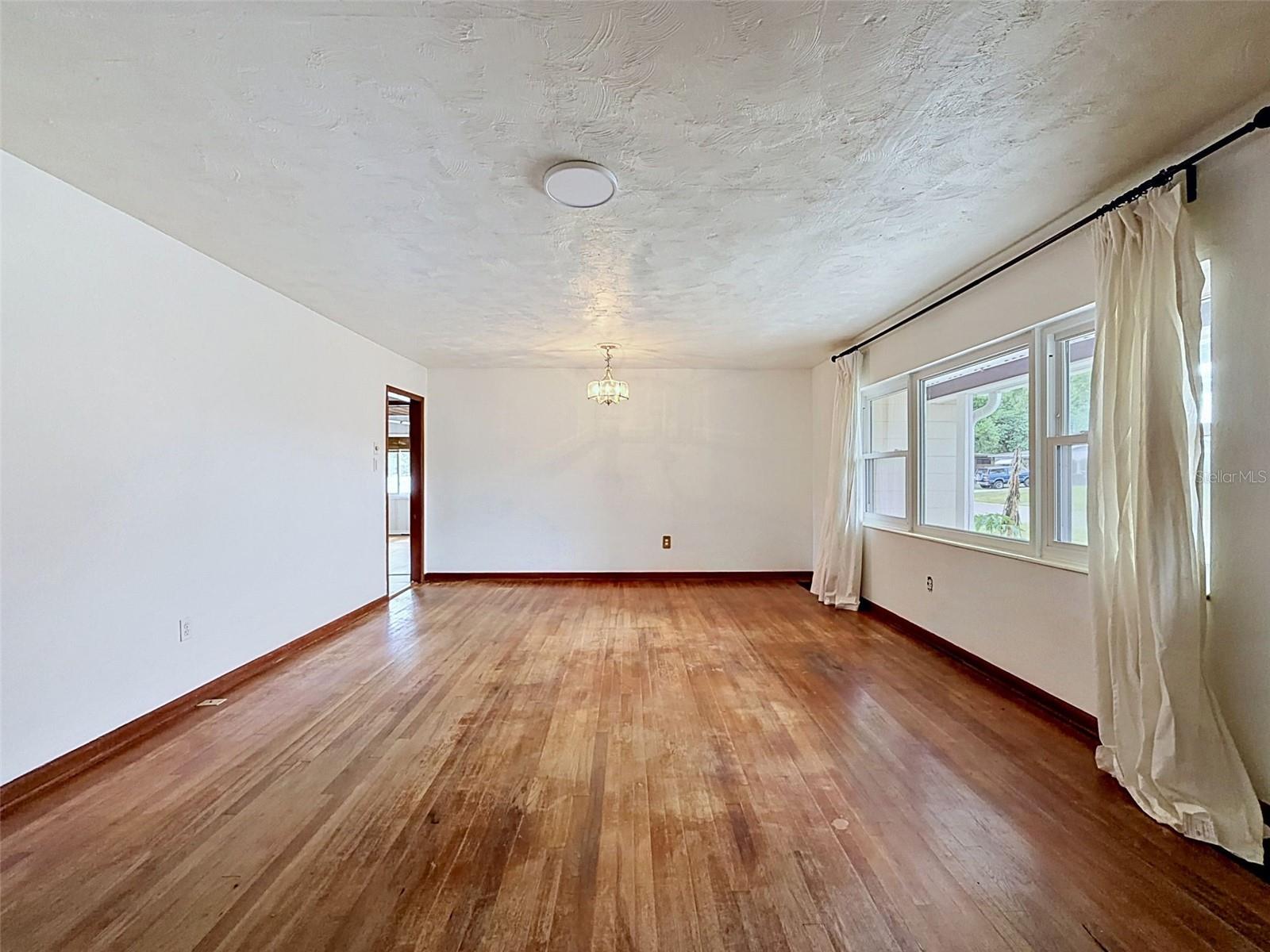 2518 W NORTH ST — photo 13