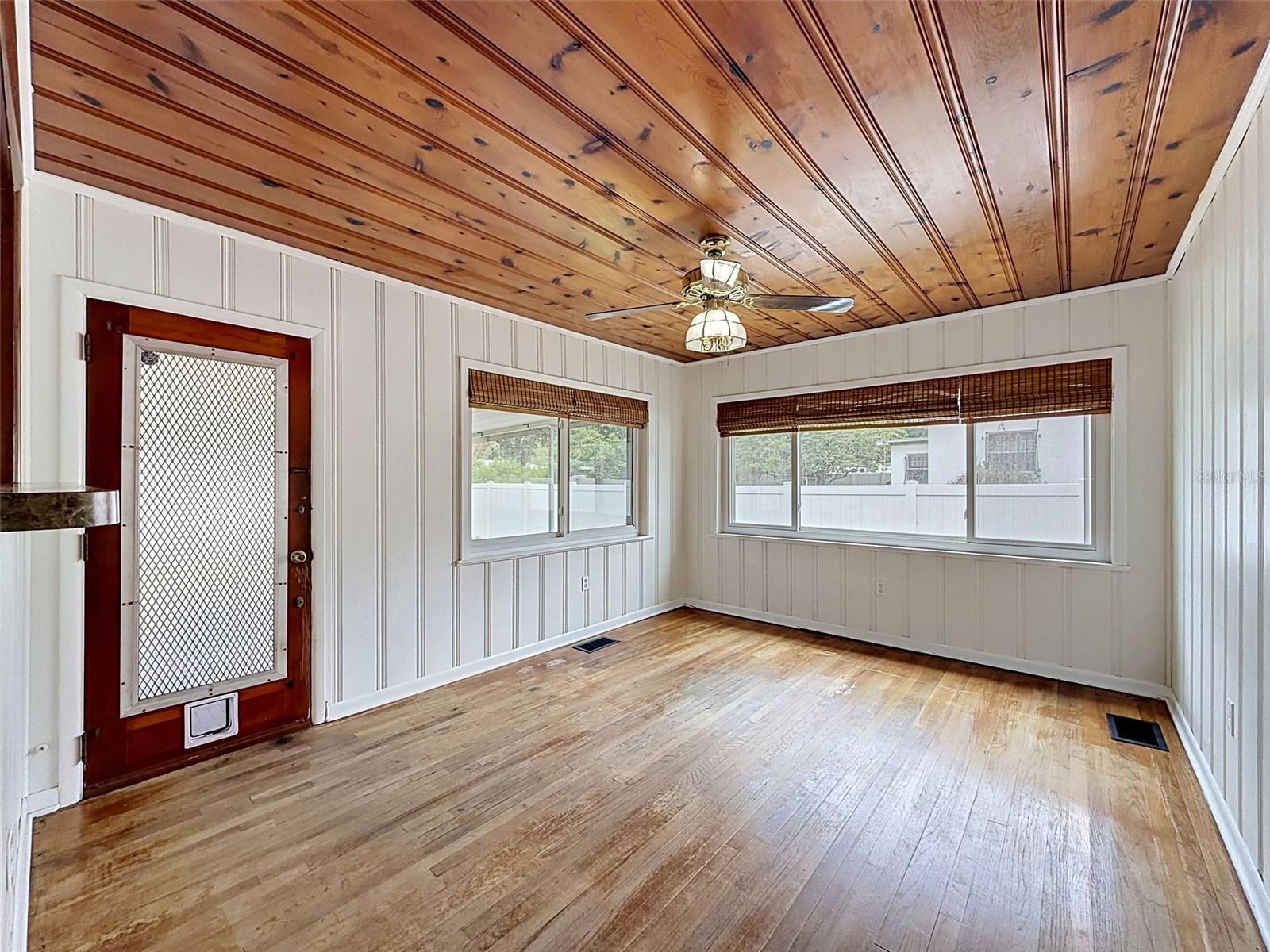 2518 W NORTH ST — photo 18