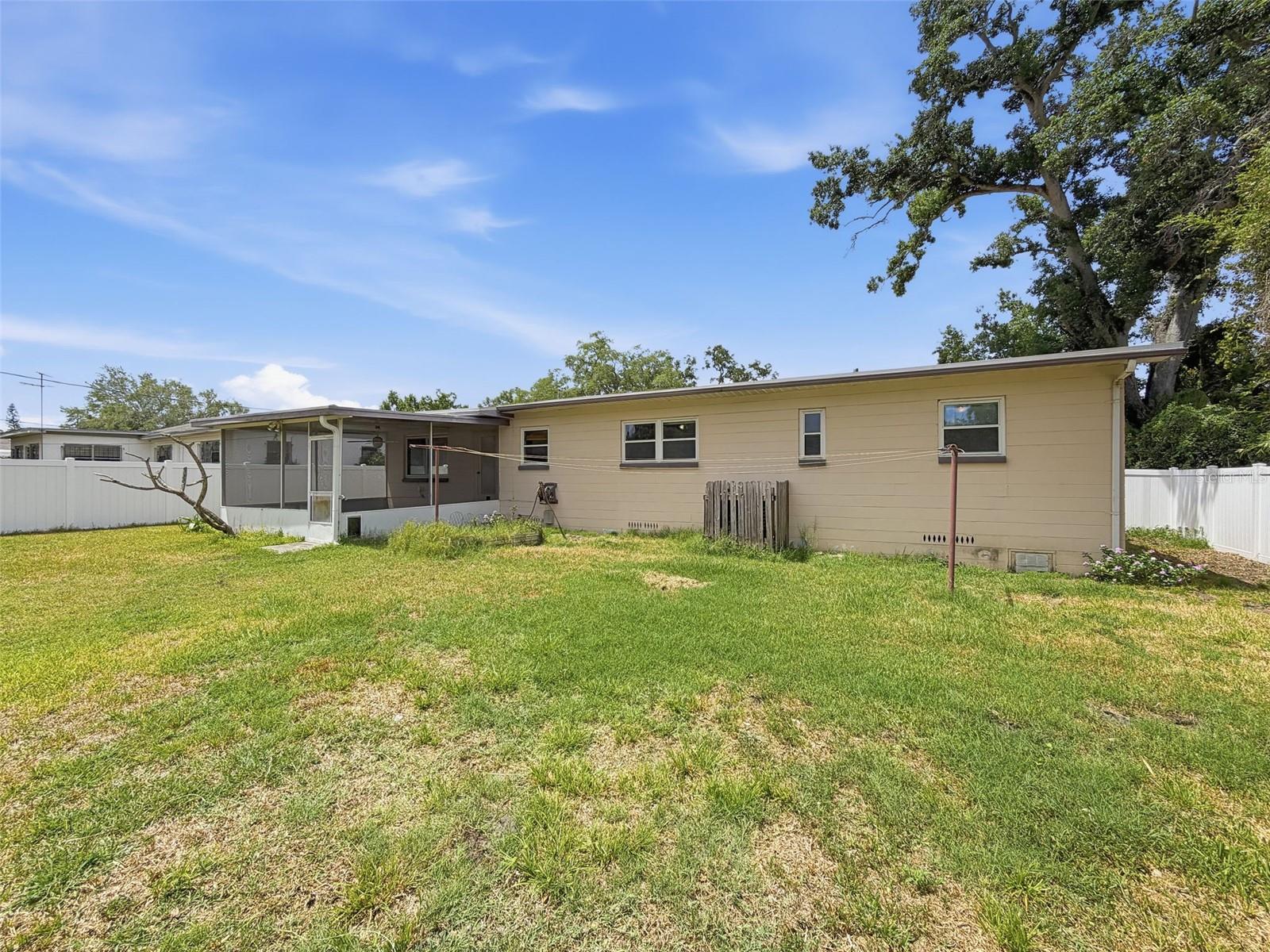 2518 W NORTH ST — photo 35