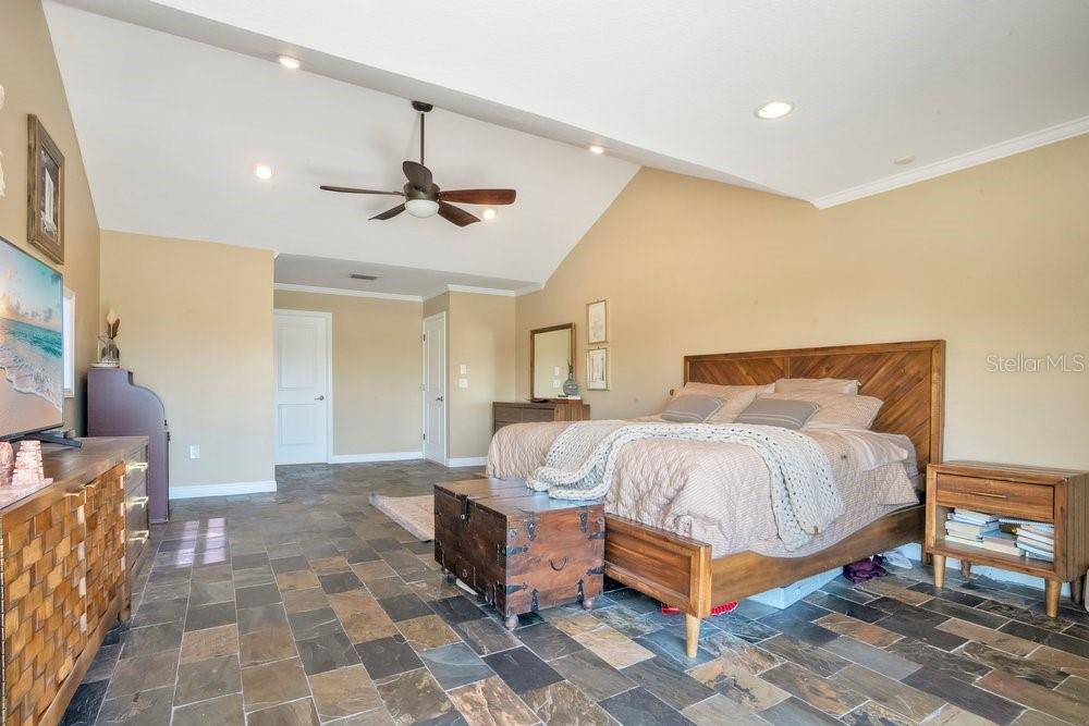 3858 SHORE BLVD — photo 33