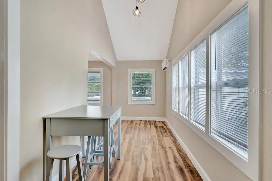 828 22ND AVE N #1/2 — photo 4