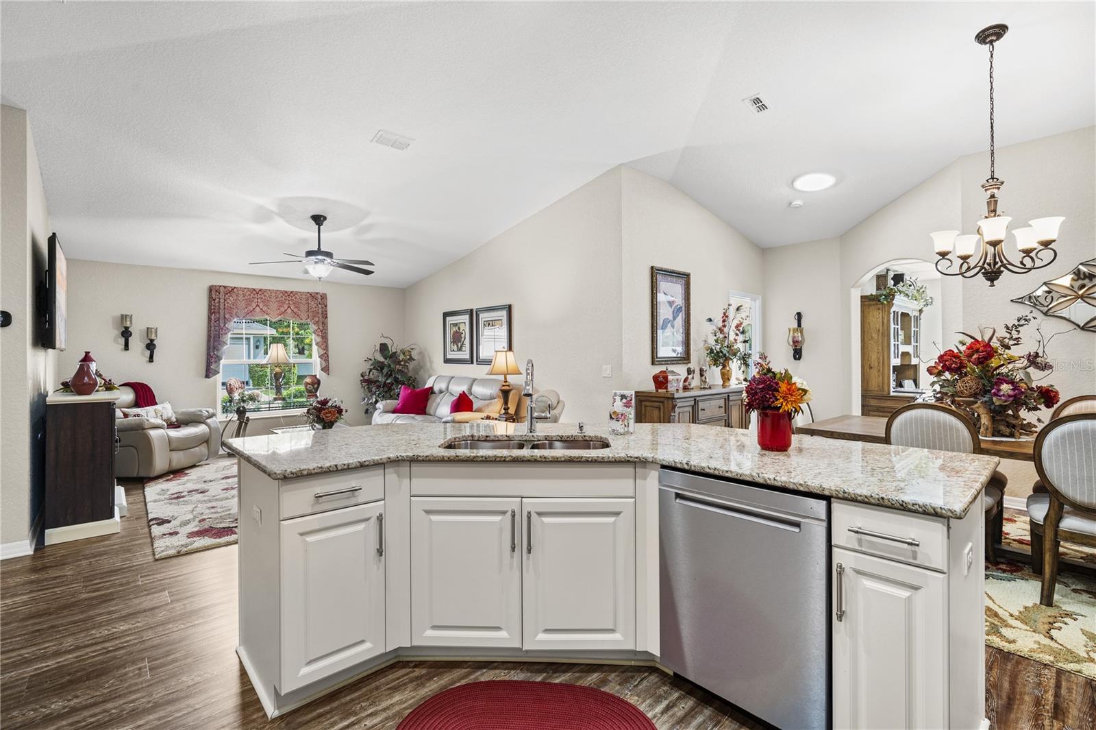 6781 BASSWOOD CIR — photo 9