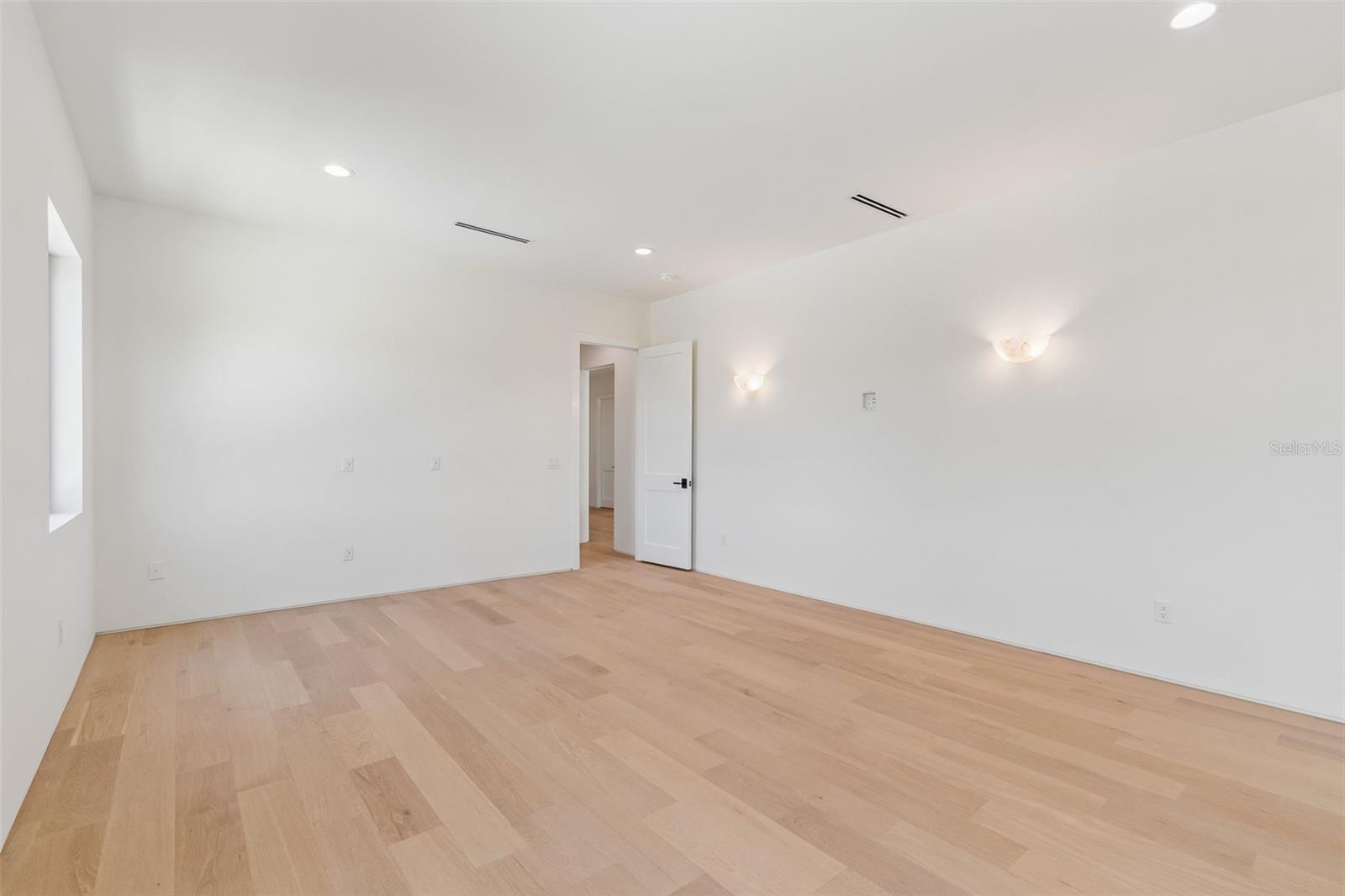 206 S TREASURE DR — photo 52