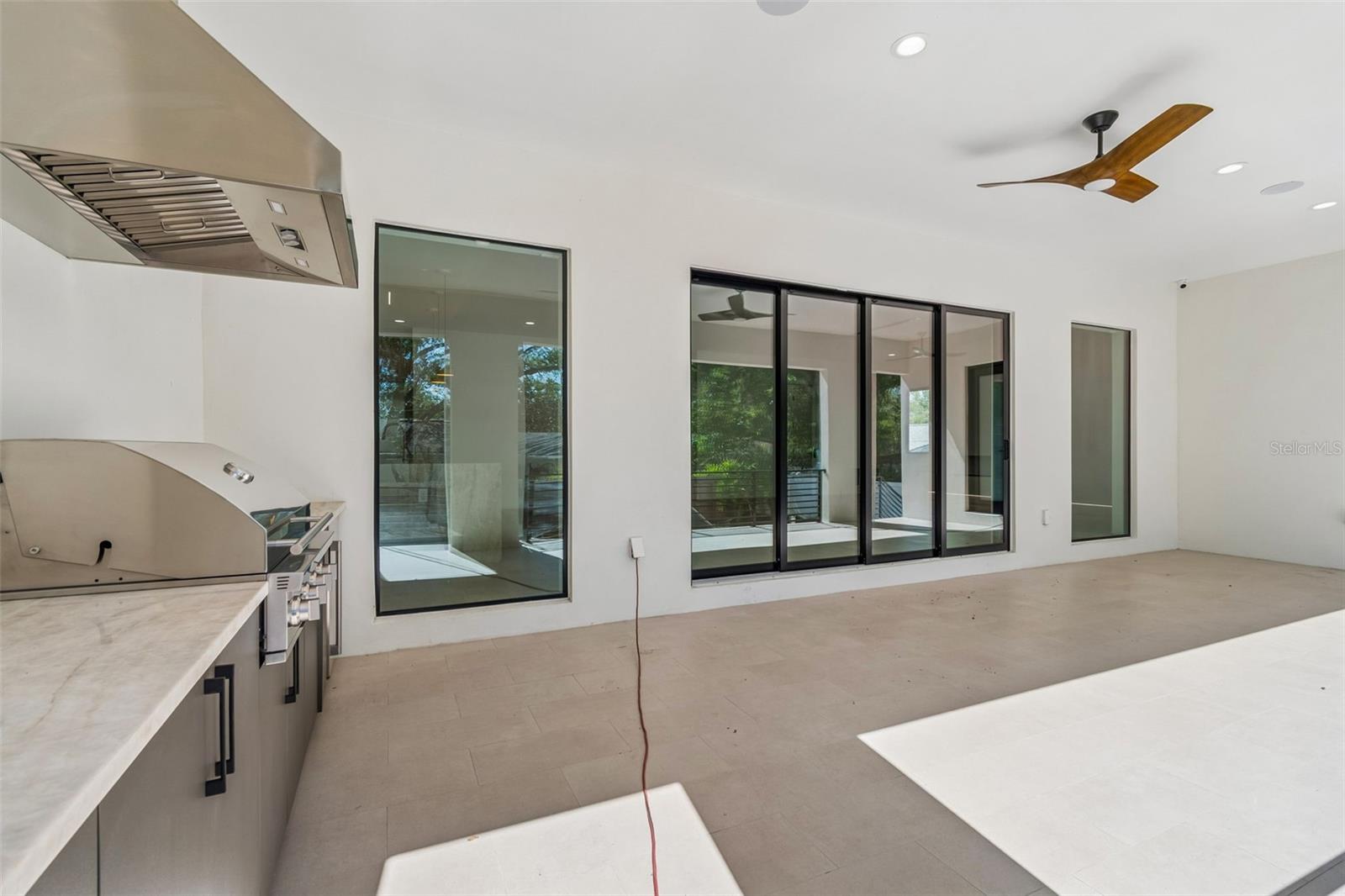 206 S TREASURE DR — photo 27