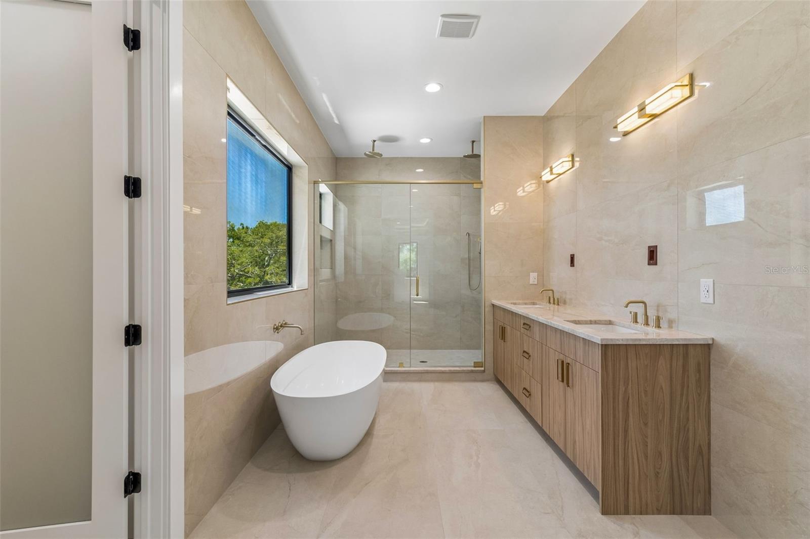 206 S TREASURE DR — photo 40