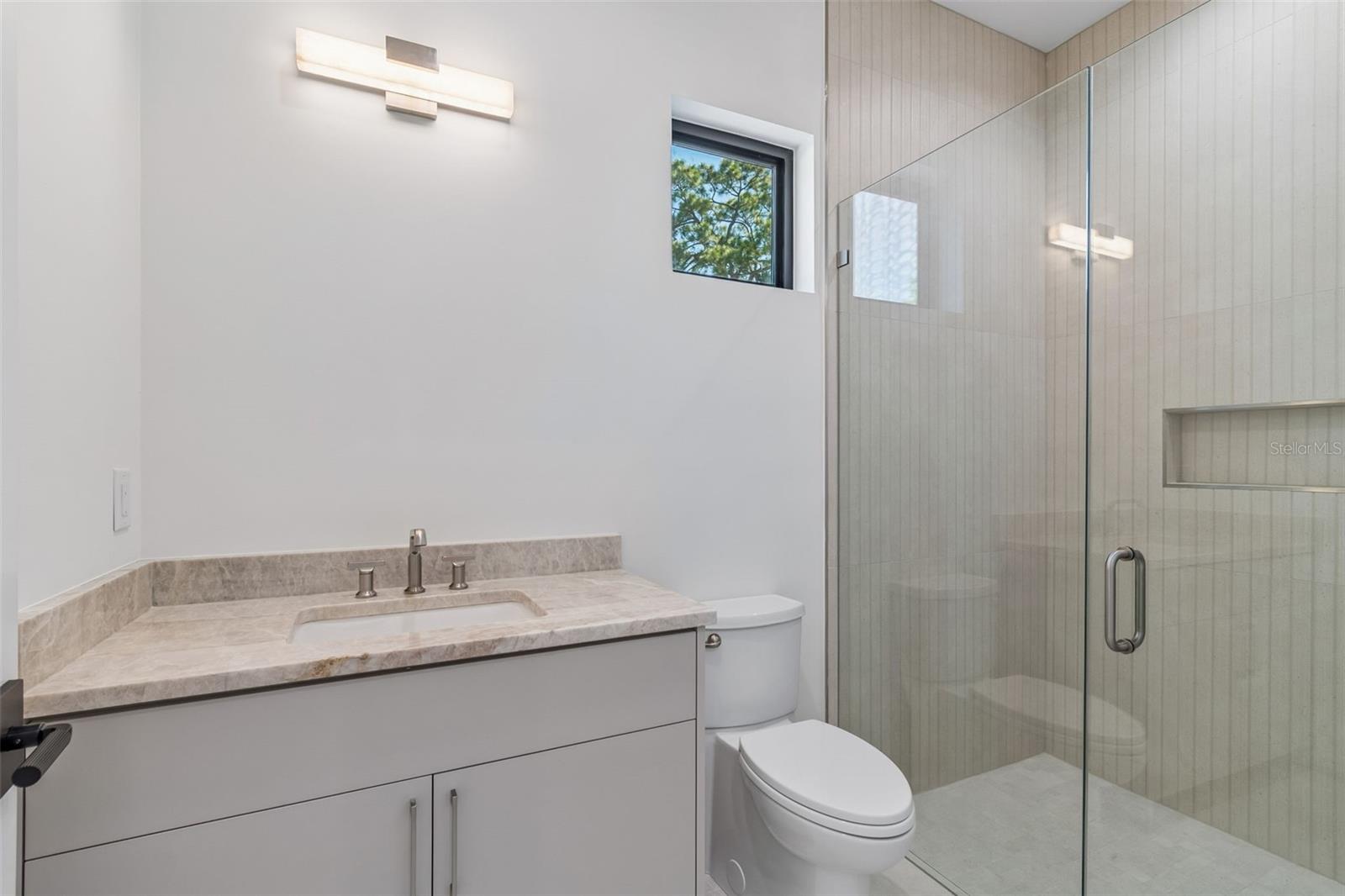 206 S TREASURE DR — photo 8